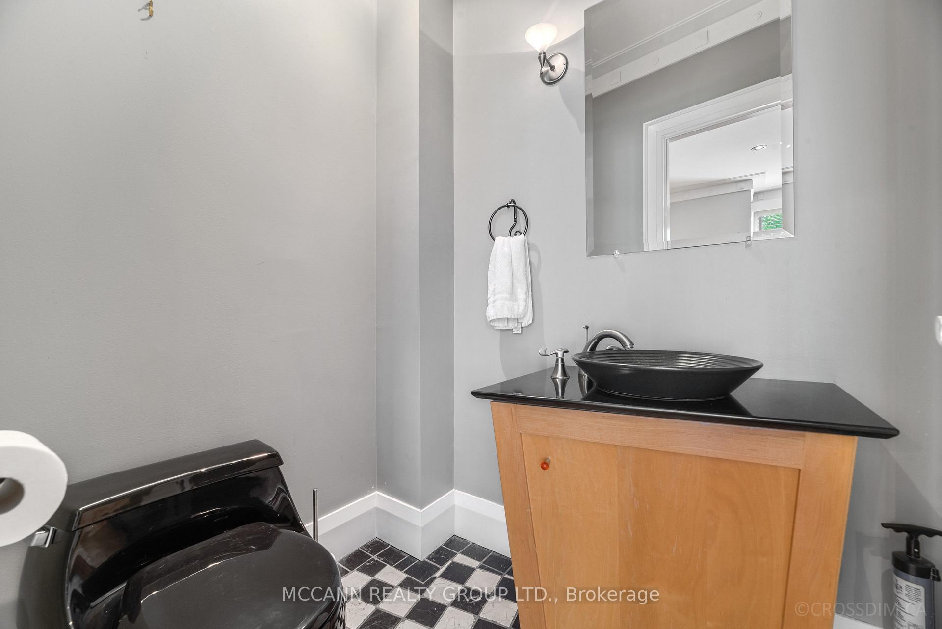 Photo 23 of 137 Old Orchard Grove, Toronto, Lawrence Park North — HOMEH