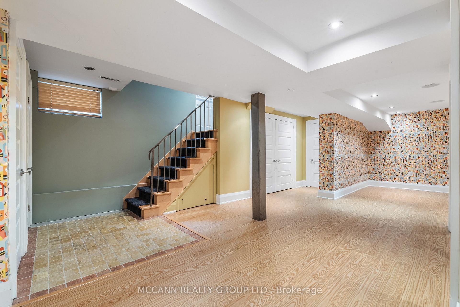 Photo 32 of 137 Old Orchard Grove, Toronto, Lawrence Park North — HOMEH