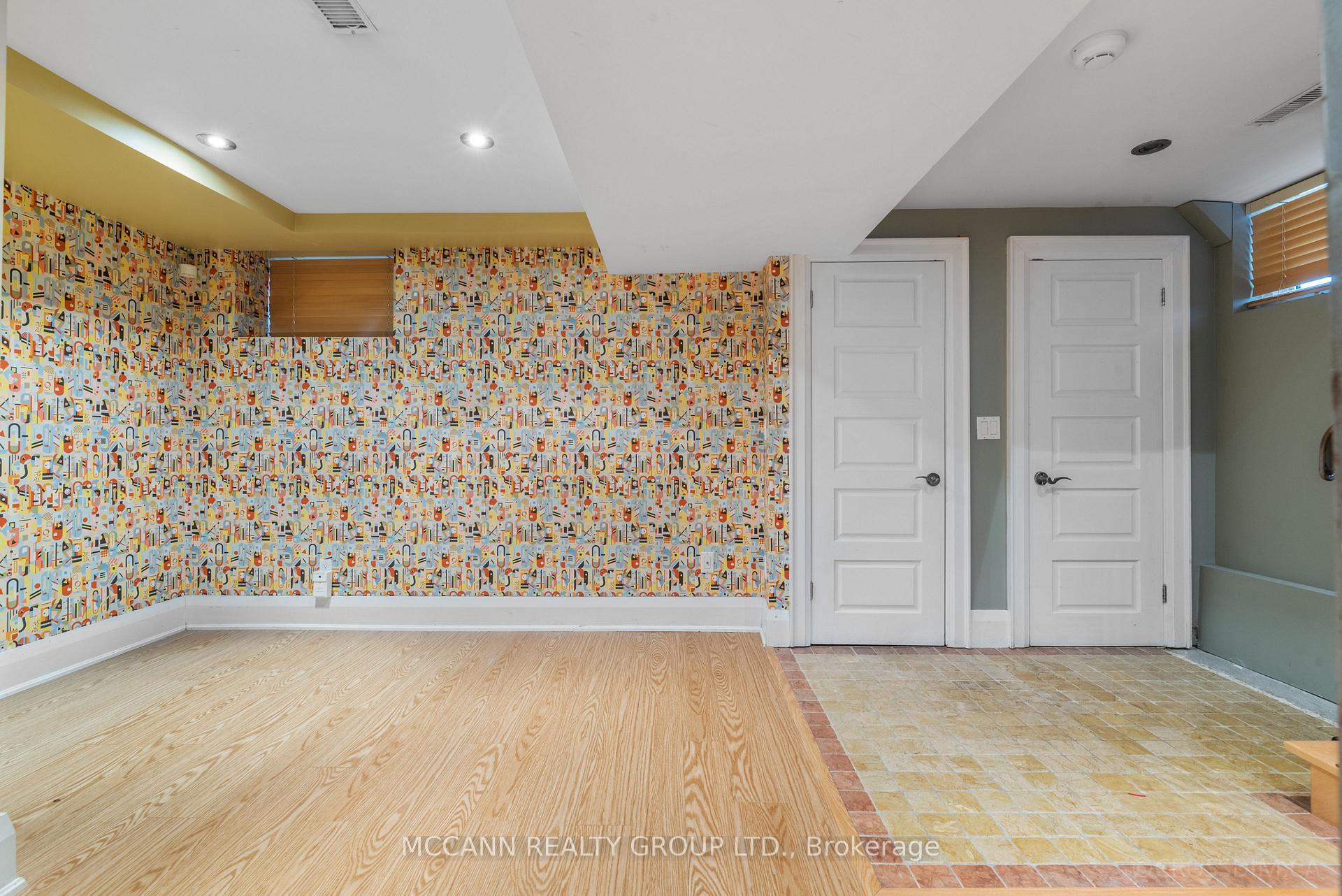 Photo 34 of 137 Old Orchard Grove, Toronto, Lawrence Park North — HOMEH