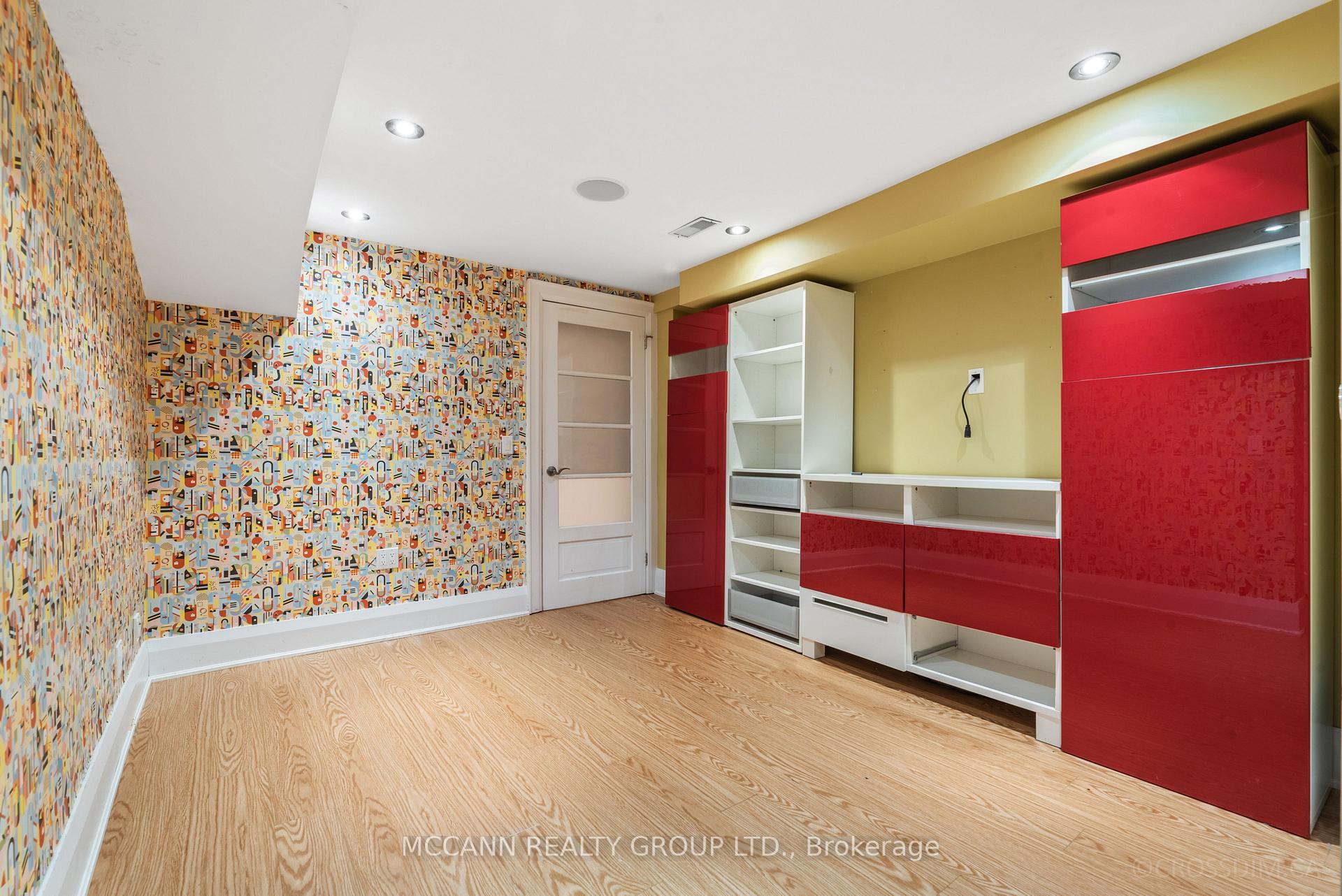 Photo 35 of 137 Old Orchard Grove, Toronto, Lawrence Park North — HOMEH