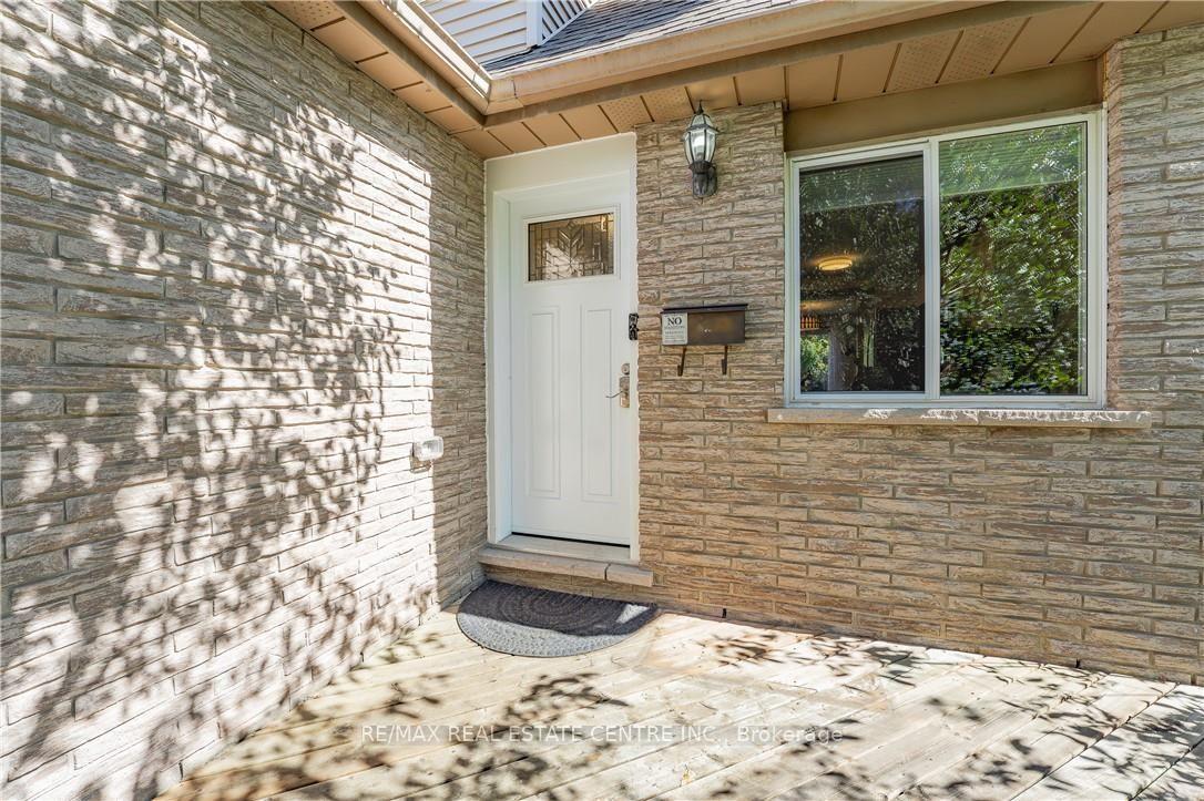 Photo 6 of 34 Camrose Court, Kitchener, Victoria Hills — HOMEH