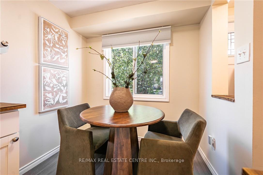 Photo 8 of 34 Camrose Court, Kitchener, Victoria Hills — HOMEH