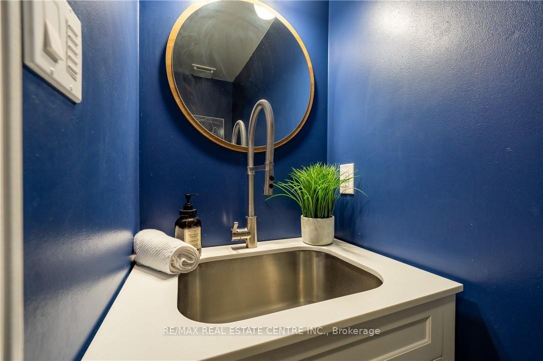 Photo 14 of 34 Camrose Court, Kitchener, Victoria Hills — HOMEH