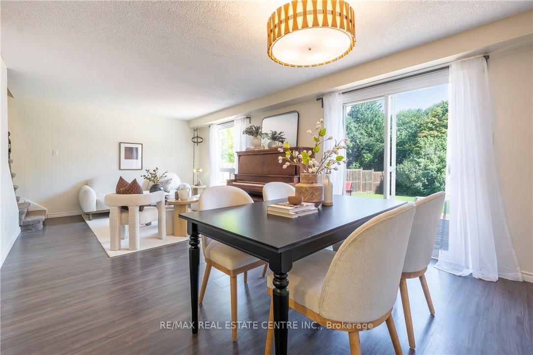 Photo 17 of 34 Camrose Court, Kitchener, Victoria Hills — HOMEH