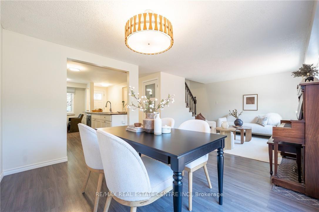 Photo 19 of 34 Camrose Court, Kitchener, Victoria Hills — HOMEH