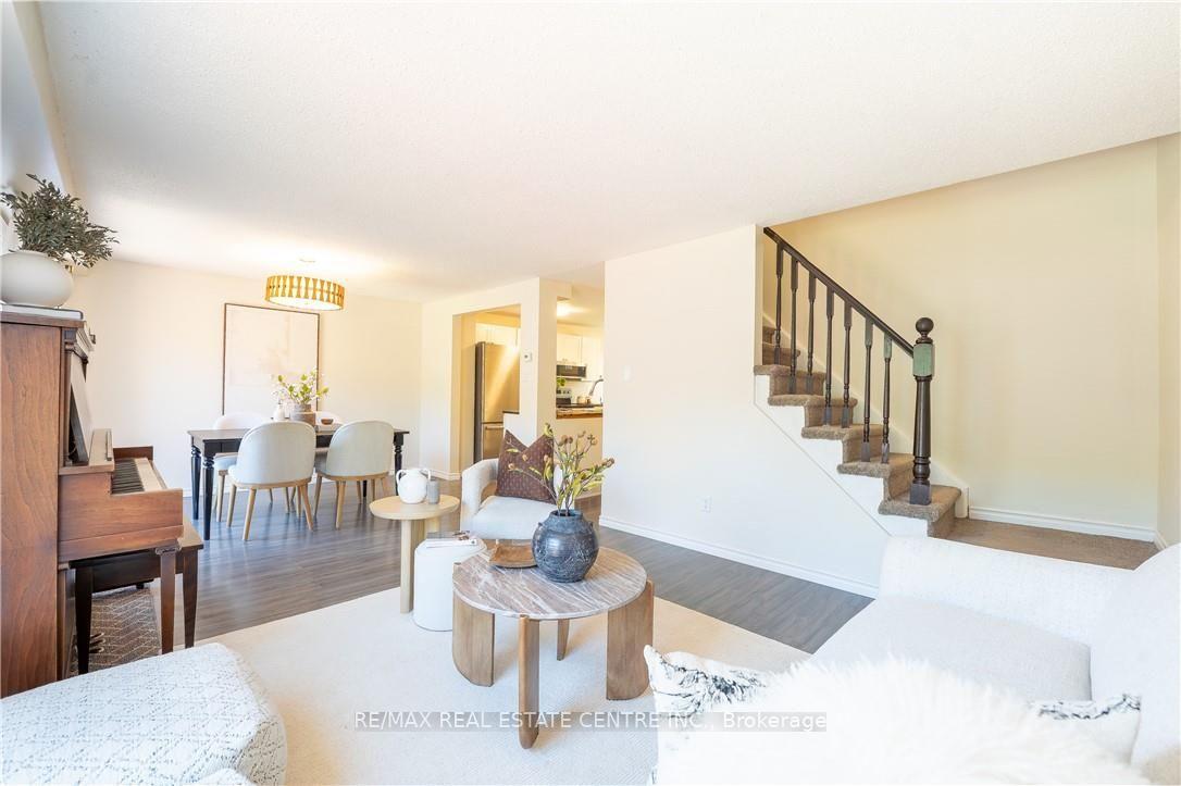 Photo 21 of 34 Camrose Court, Kitchener, Victoria Hills — HOMEH