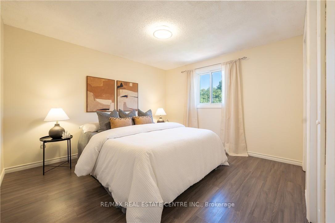 Photo 23 of 34 Camrose Court, Kitchener, Victoria Hills — HOMEH