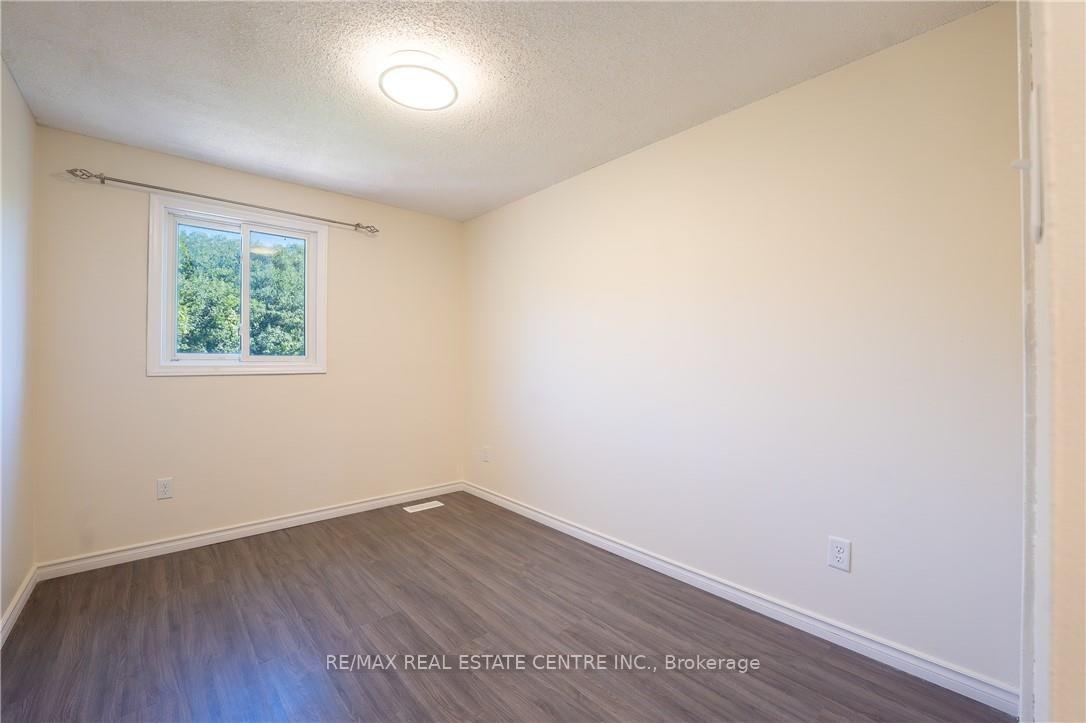 Photo 27 of 34 Camrose Court, Kitchener, Victoria Hills — HOMEH