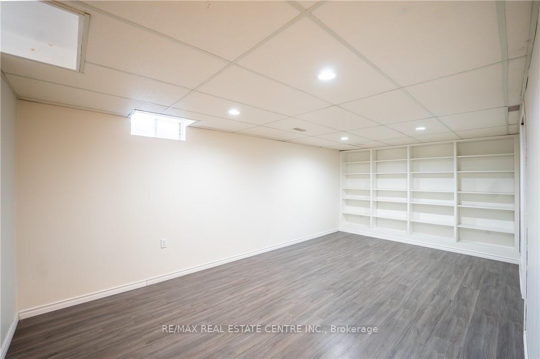 Photo 31 of 34 Camrose Court, Kitchener, Victoria Hills — HOMEH