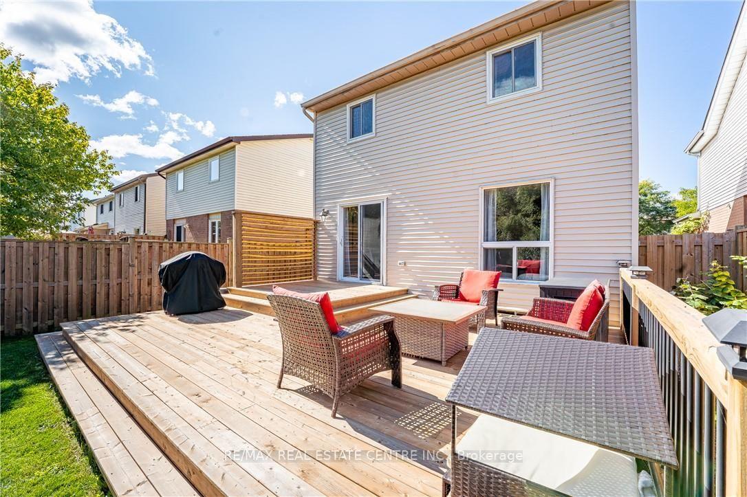 Photo 33 of 34 Camrose Court, Kitchener, Victoria Hills — HOMEH