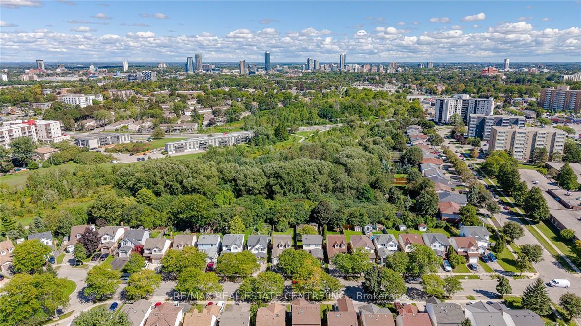 Photo 43 of 34 Camrose Court, Kitchener, Victoria Hills — HOMEH