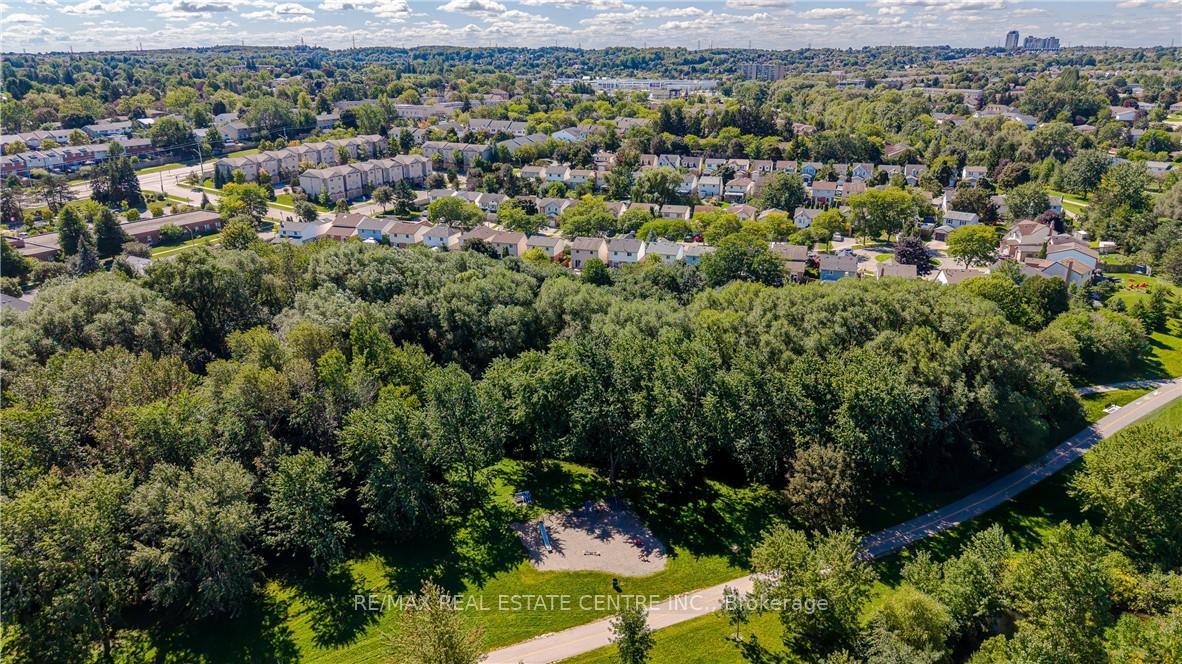 Photo 45 of 34 Camrose Court, Kitchener, Victoria Hills — HOMEH