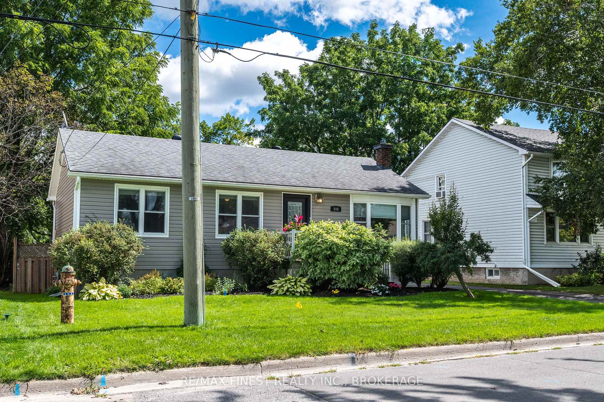 Photo 4 of 193 Hawthorne Avenue, Kingston, West of Sir John A. Blvd — HOMEH