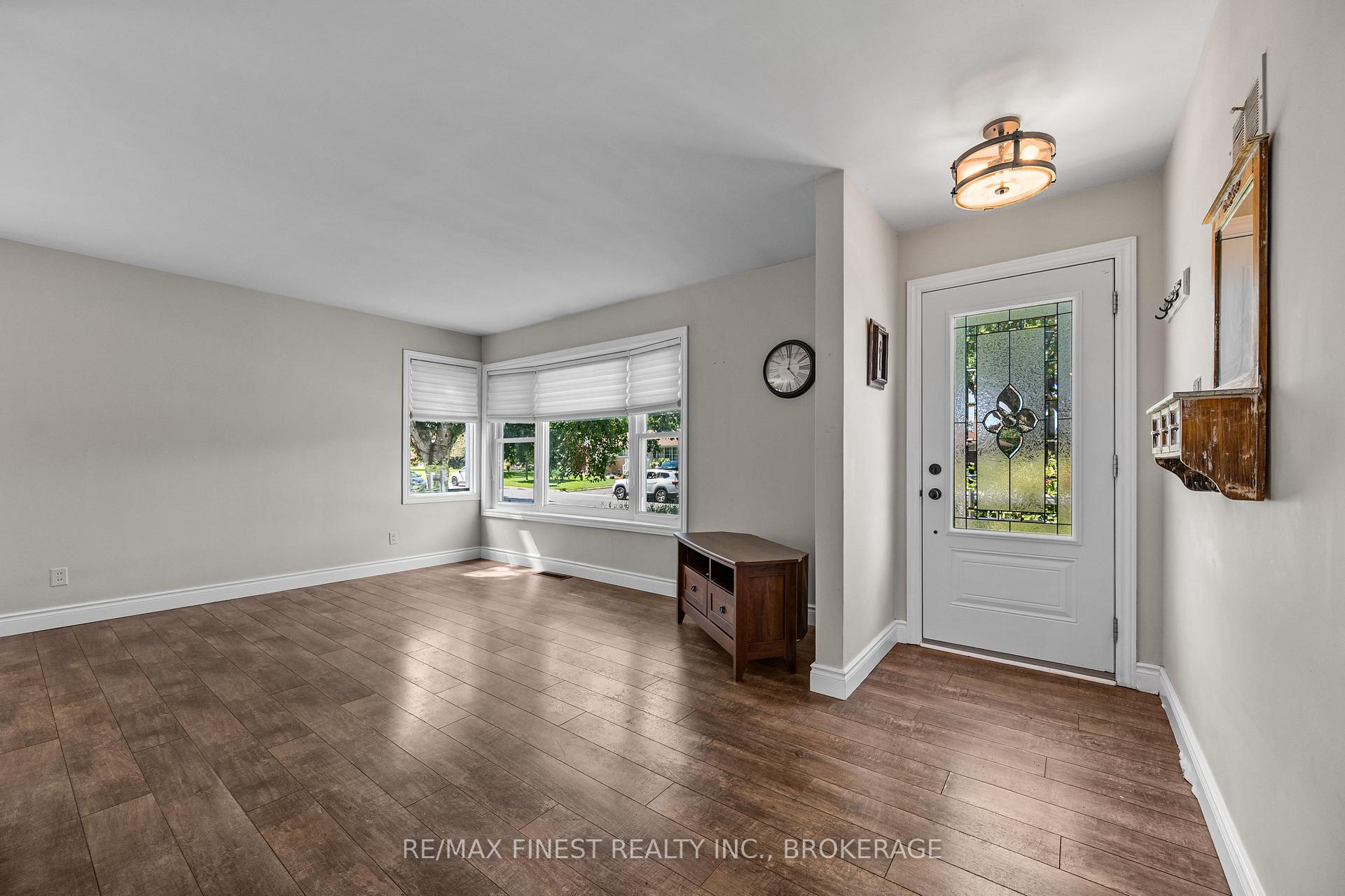 Photo 5 of 193 Hawthorne Avenue, Kingston, West of Sir John A. Blvd — HOMEH