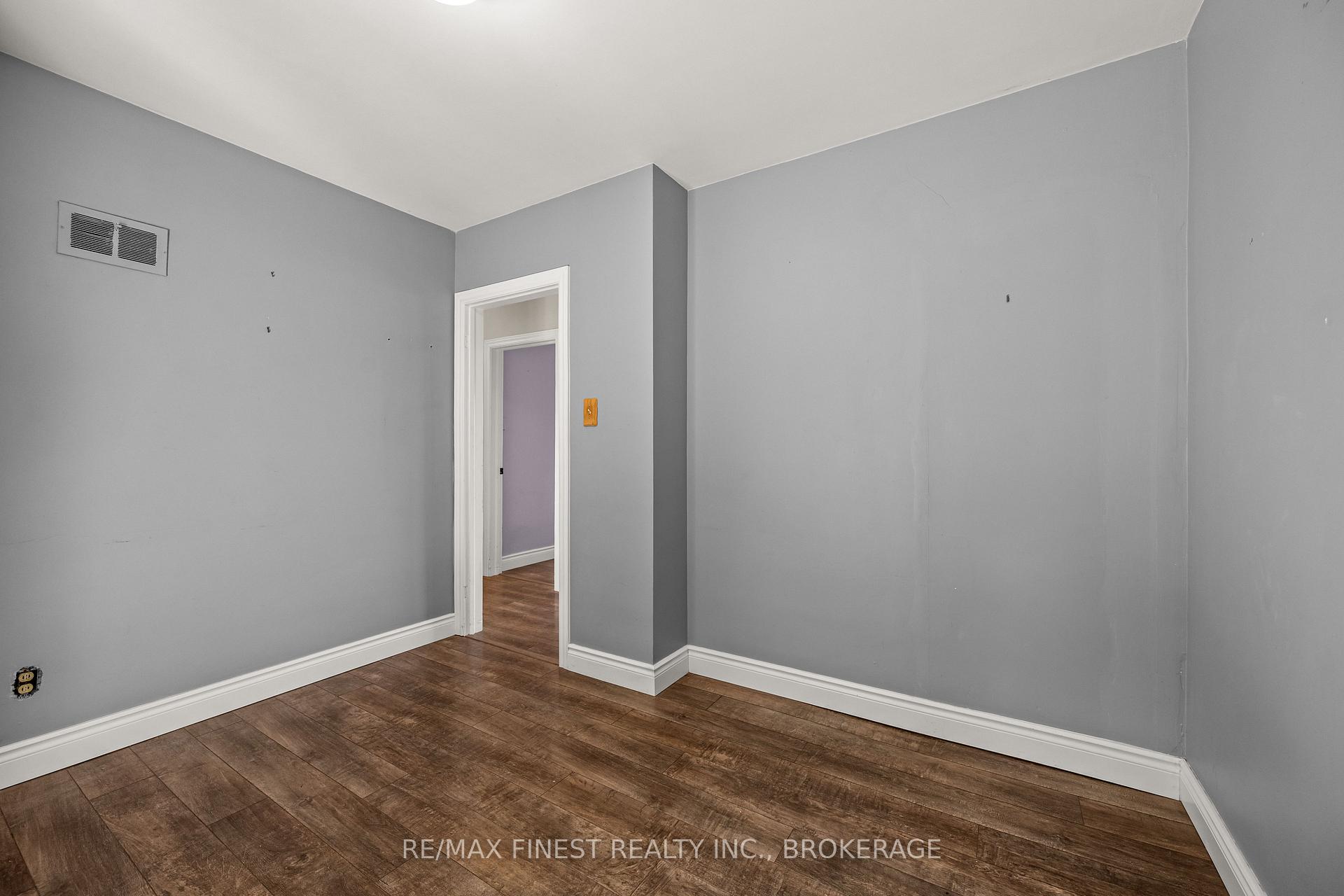 Photo 15 of 193 Hawthorne Avenue, Kingston, West of Sir John A. Blvd — HOMEH