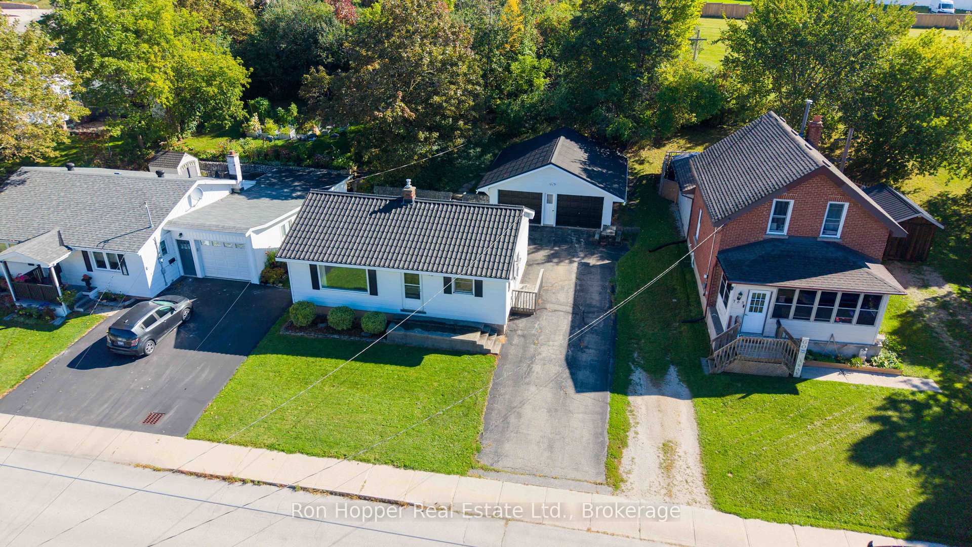Photo 2 of 775 8th Avenue E, Owen Sound — HOMEH