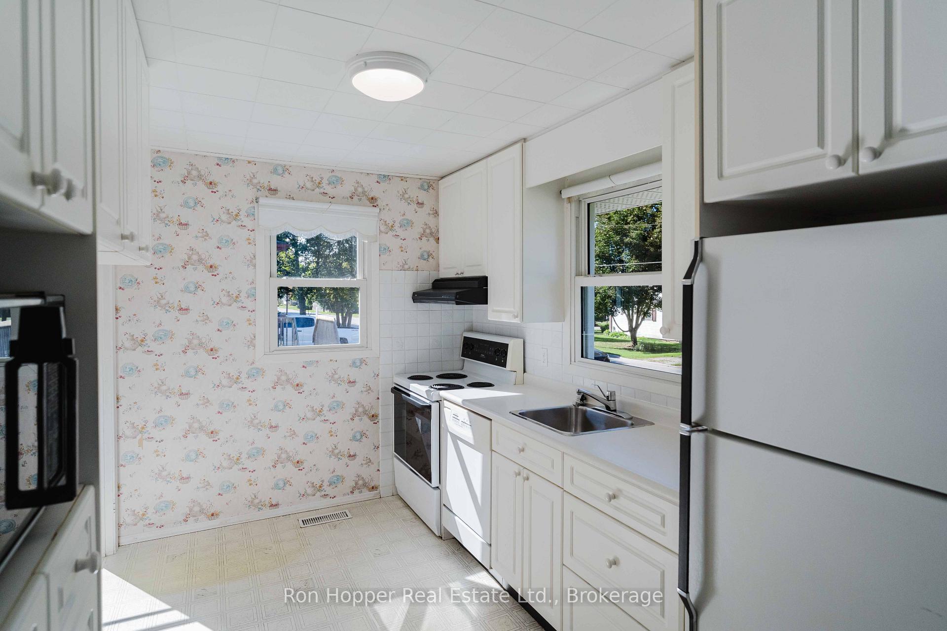 Photo 15 of 775 8th Avenue E, Owen Sound — HOMEH