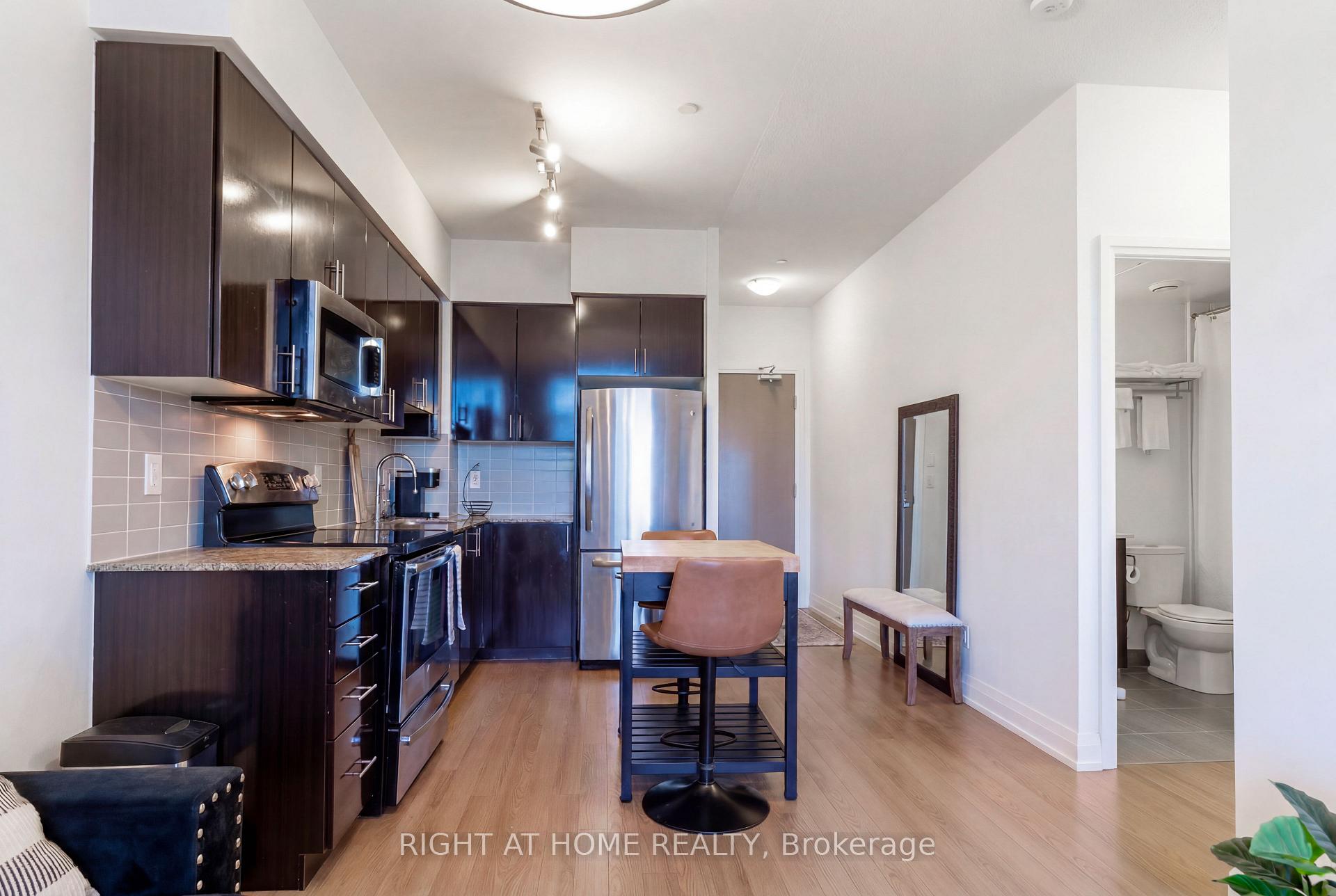 Photo 3 of Unit 815, 7167 Yonge Street, Markham, Grandview — HOMEH