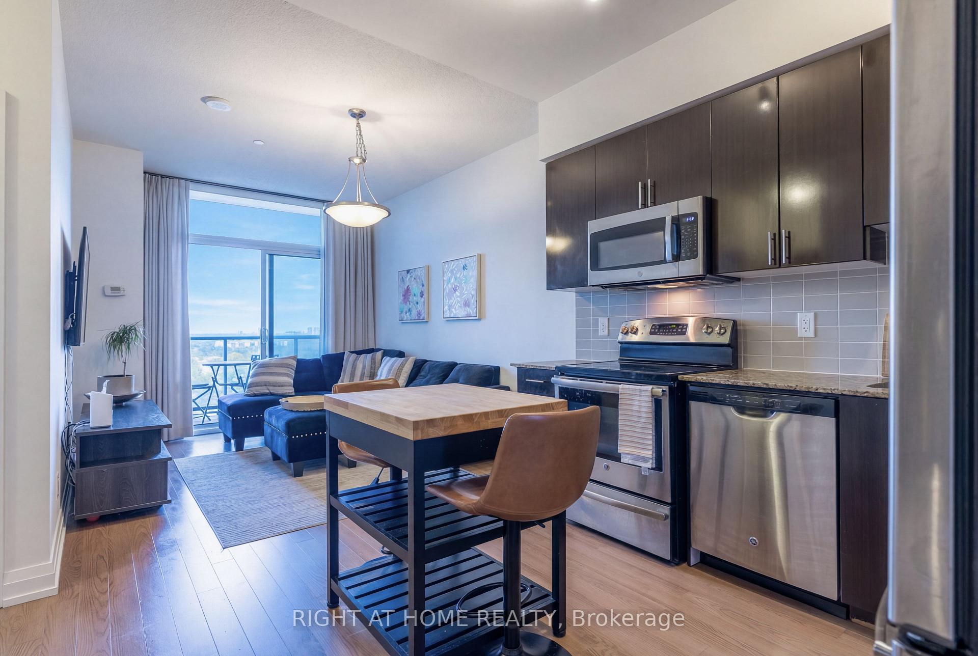 Photo 8 of Unit 815, 7167 Yonge Street, Markham, Grandview — HOMEH
