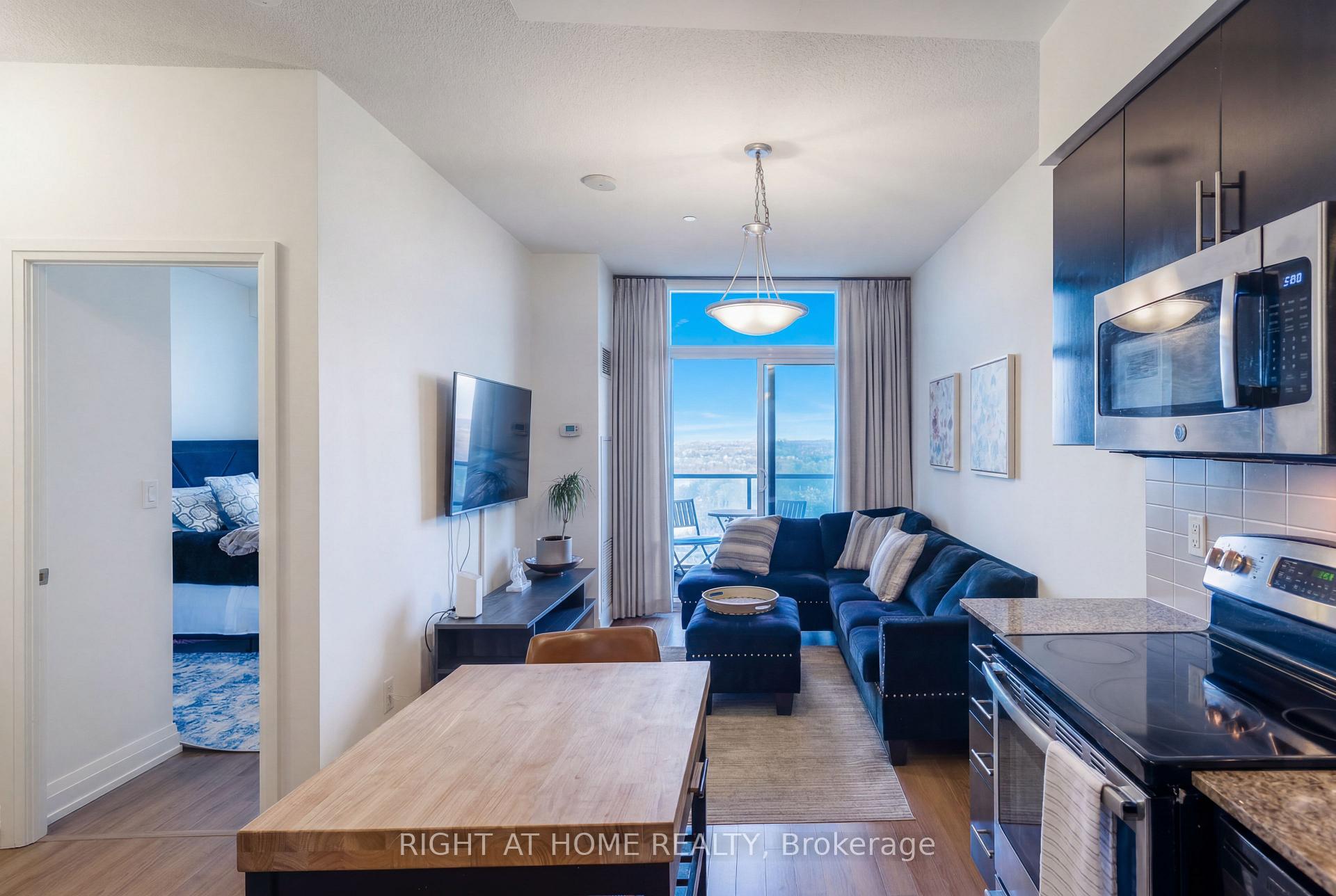 Photo 9 of Unit 815, 7167 Yonge Street, Markham, Grandview — HOMEH