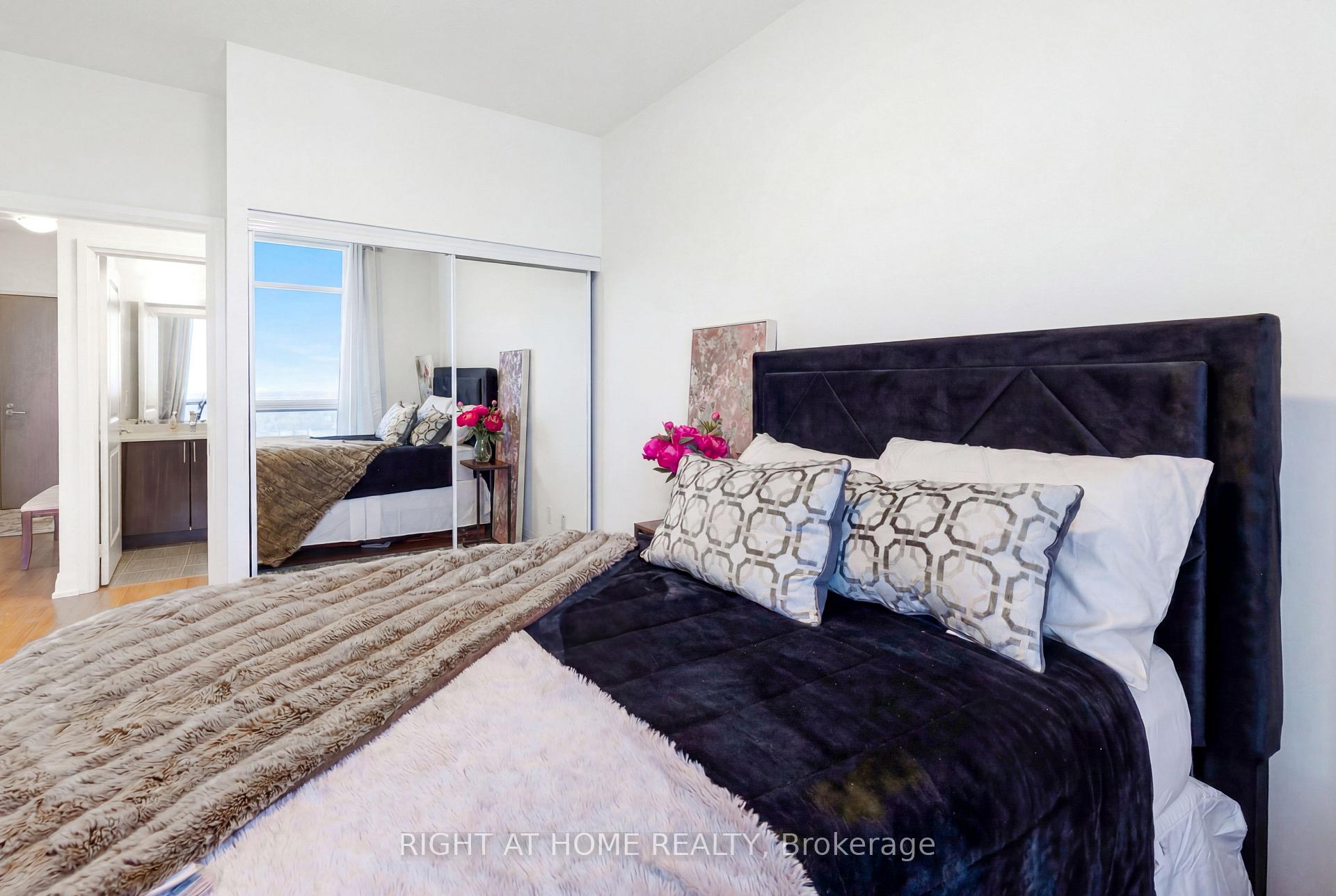 Photo 20 of Unit 815, 7167 Yonge Street, Markham, Grandview — HOMEH