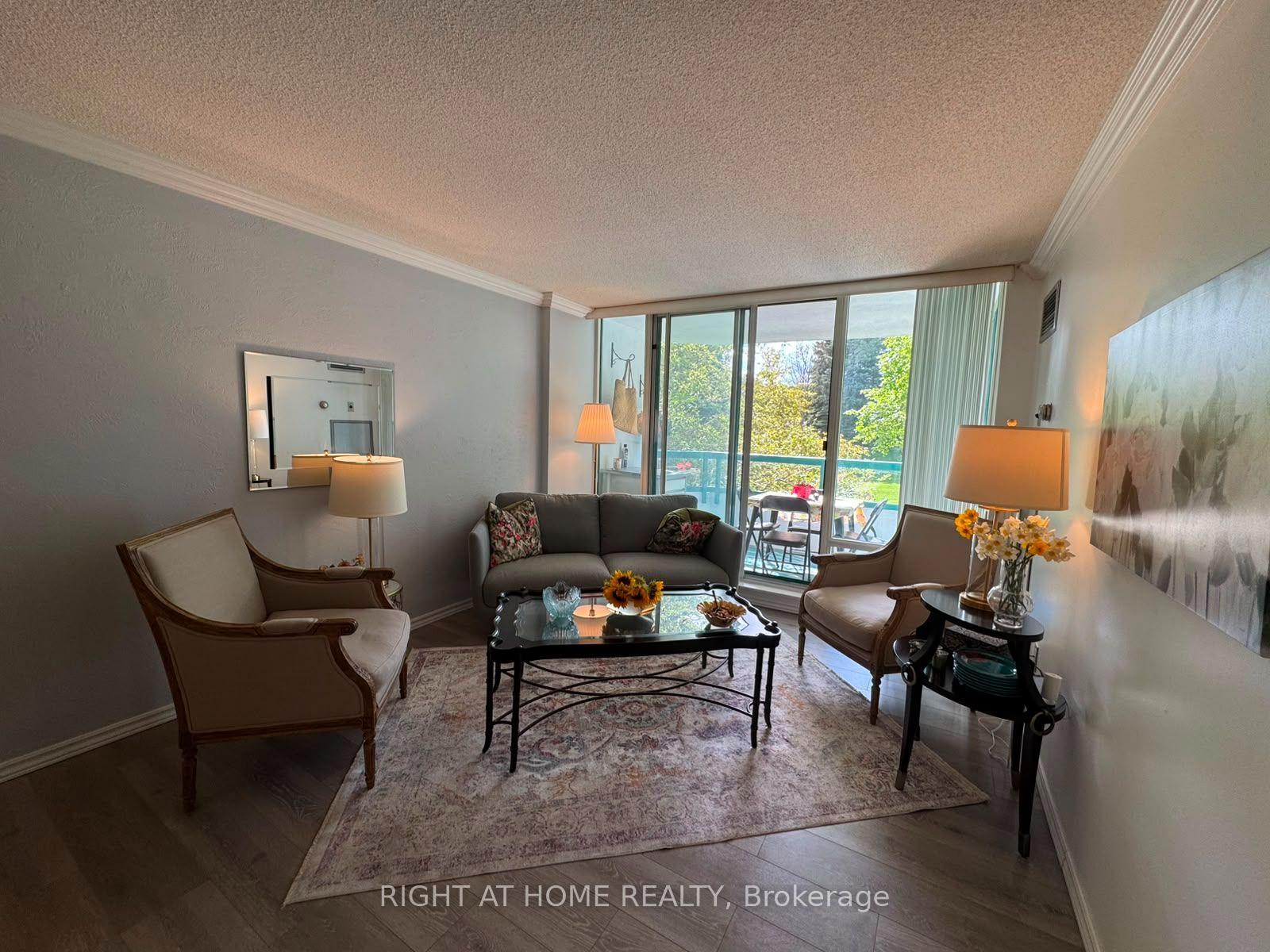 Photo 4 of Unit 210, 7250 Yonge Street, Vaughan, Crestwood-Springfarm-Yorkhill — HOMEH
