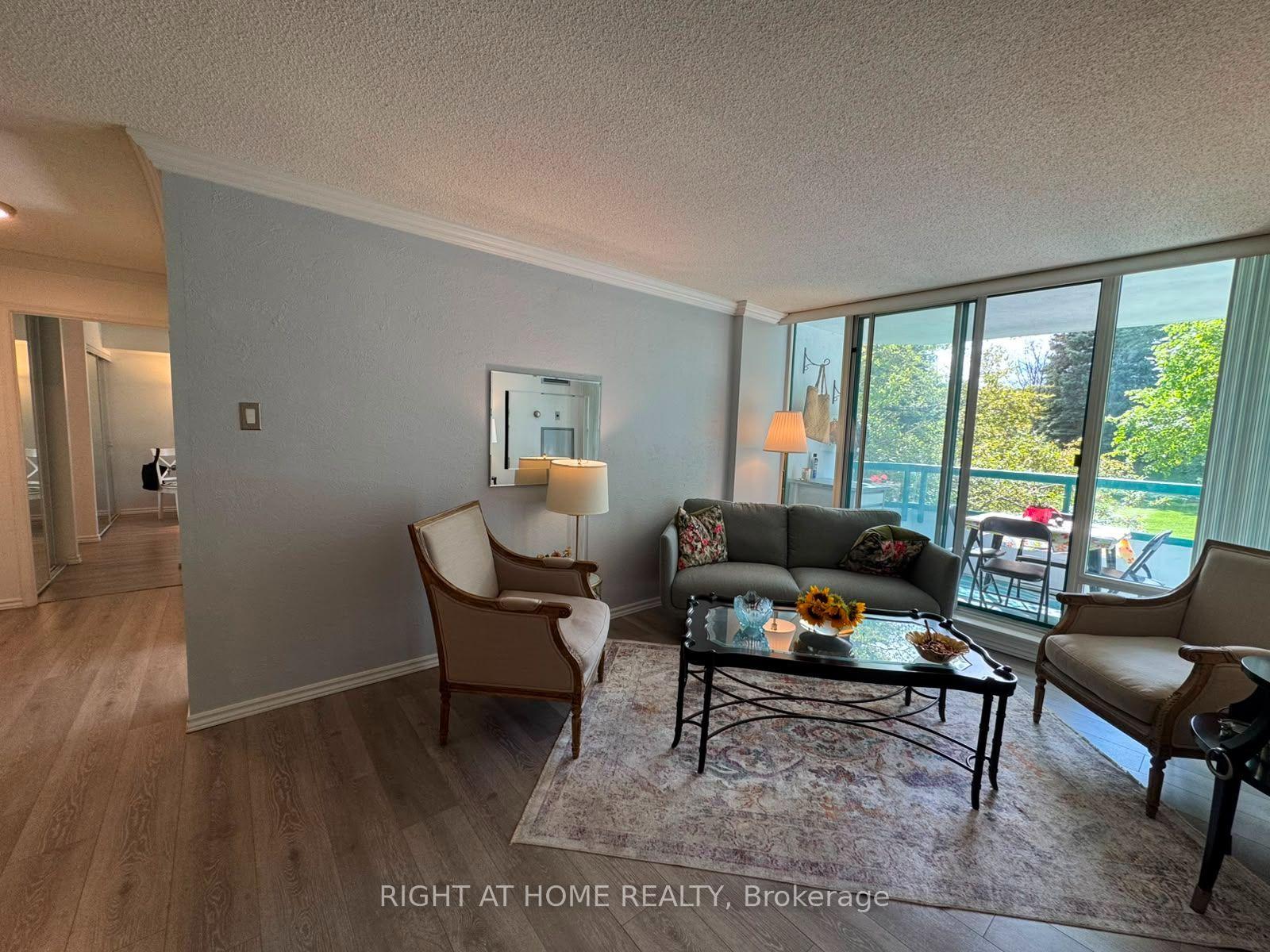 Photo 6 of Unit 210, 7250 Yonge Street, Vaughan, Crestwood-Springfarm-Yorkhill — HOMEH