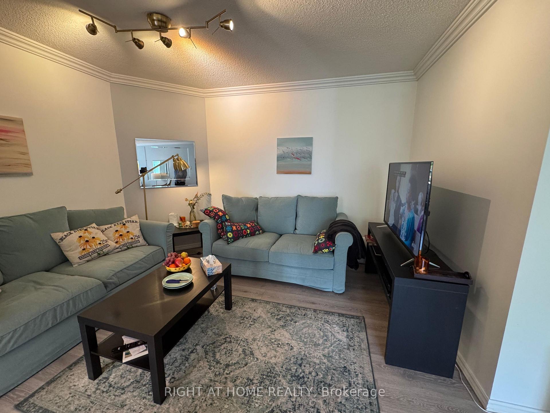 Photo 11 of Unit 210, 7250 Yonge Street, Vaughan, Crestwood-Springfarm-Yorkhill — HOMEH