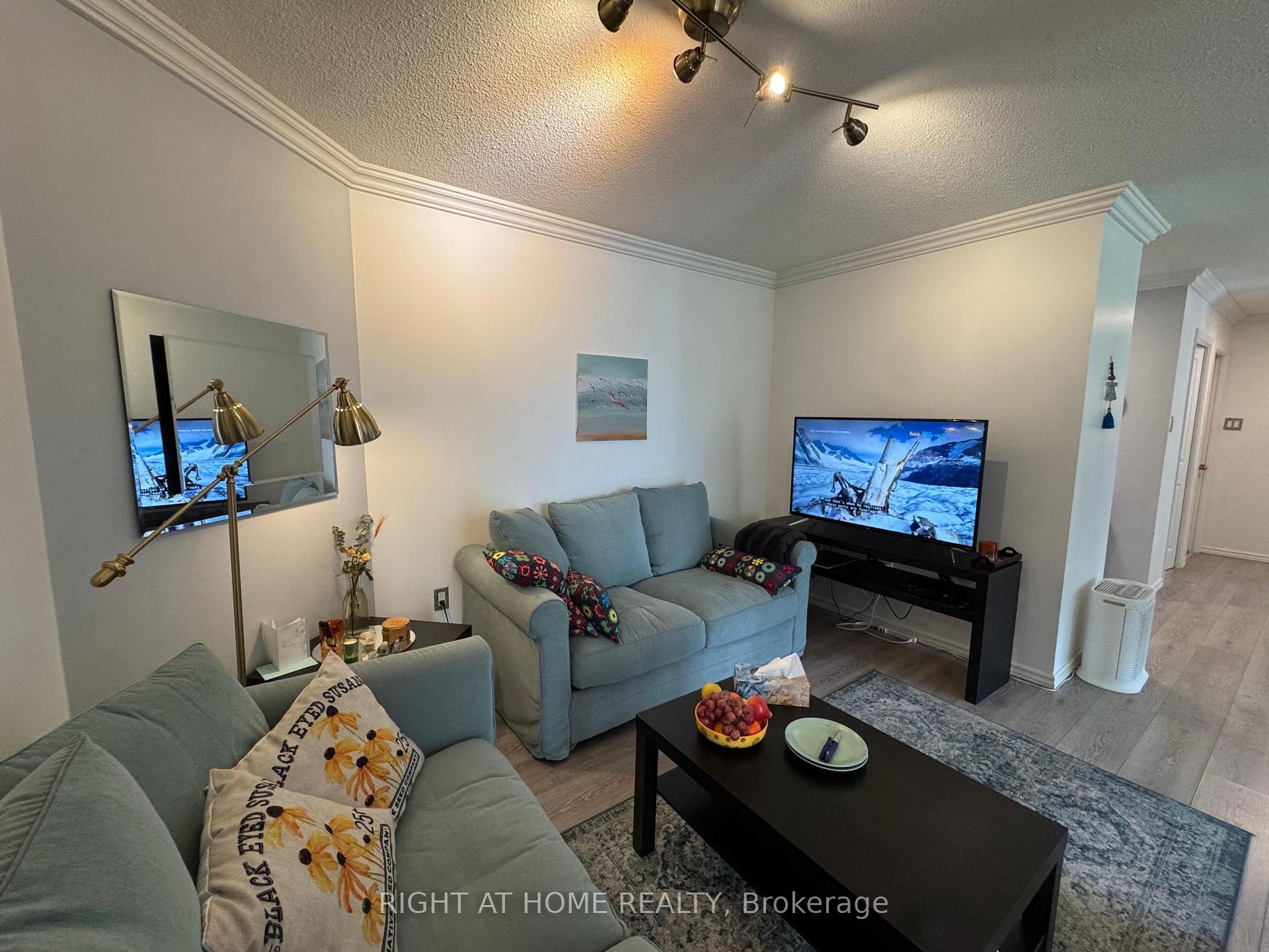 Photo 12 of Unit 210, 7250 Yonge Street, Vaughan, Crestwood-Springfarm-Yorkhill — HOMEH
