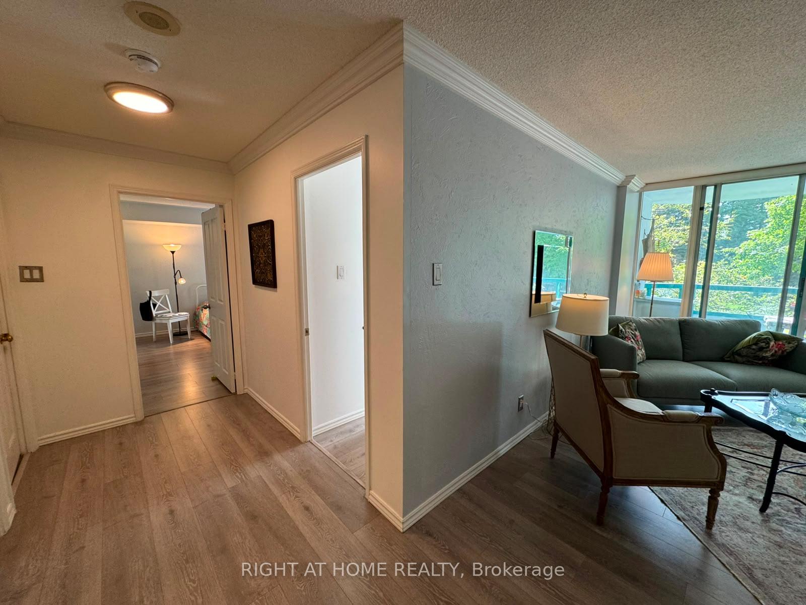 Photo 14 of Unit 210, 7250 Yonge Street, Vaughan, Crestwood-Springfarm-Yorkhill — HOMEH