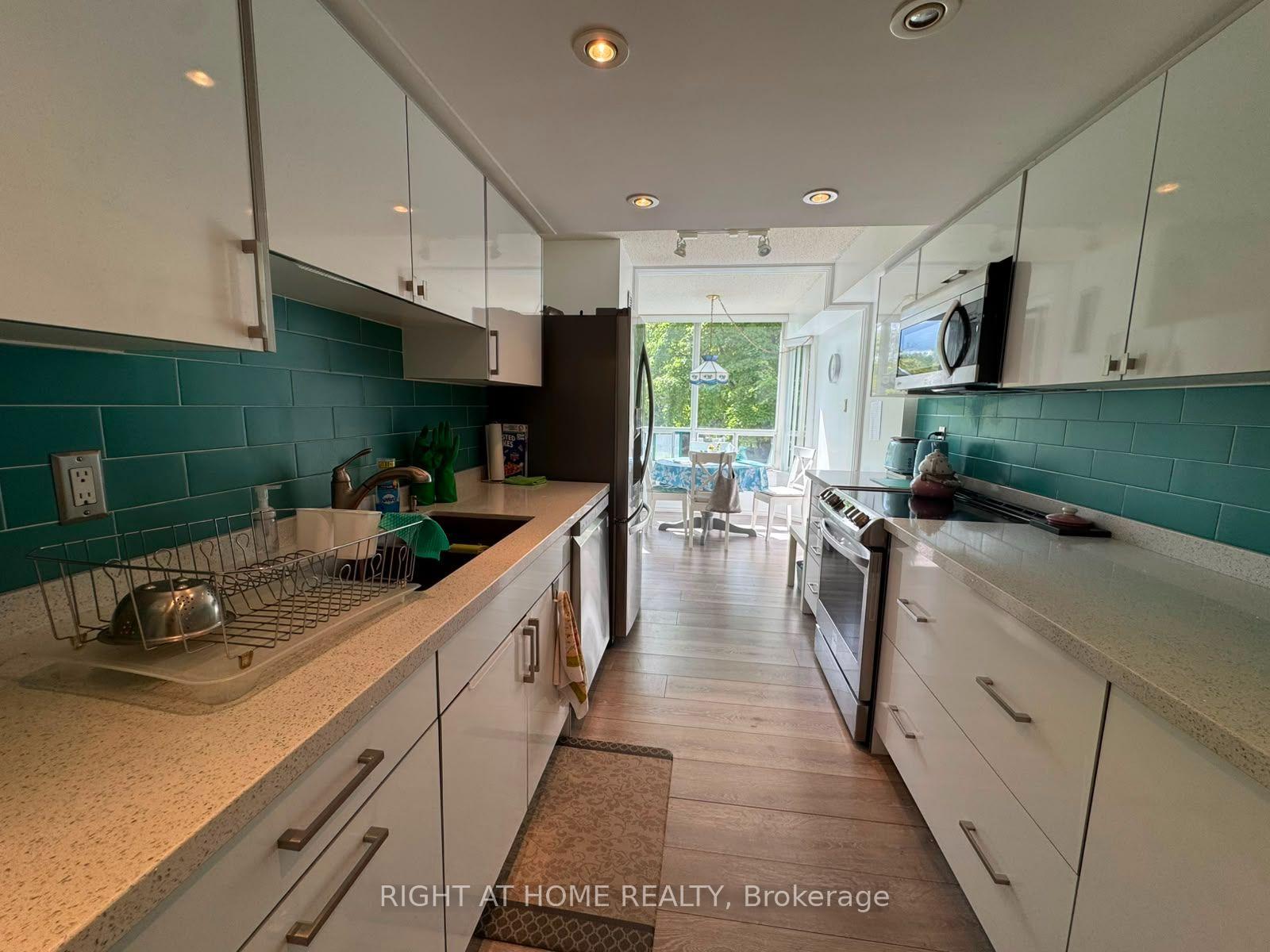 Photo 20 of Unit 210, 7250 Yonge Street, Vaughan, Crestwood-Springfarm-Yorkhill — HOMEH
