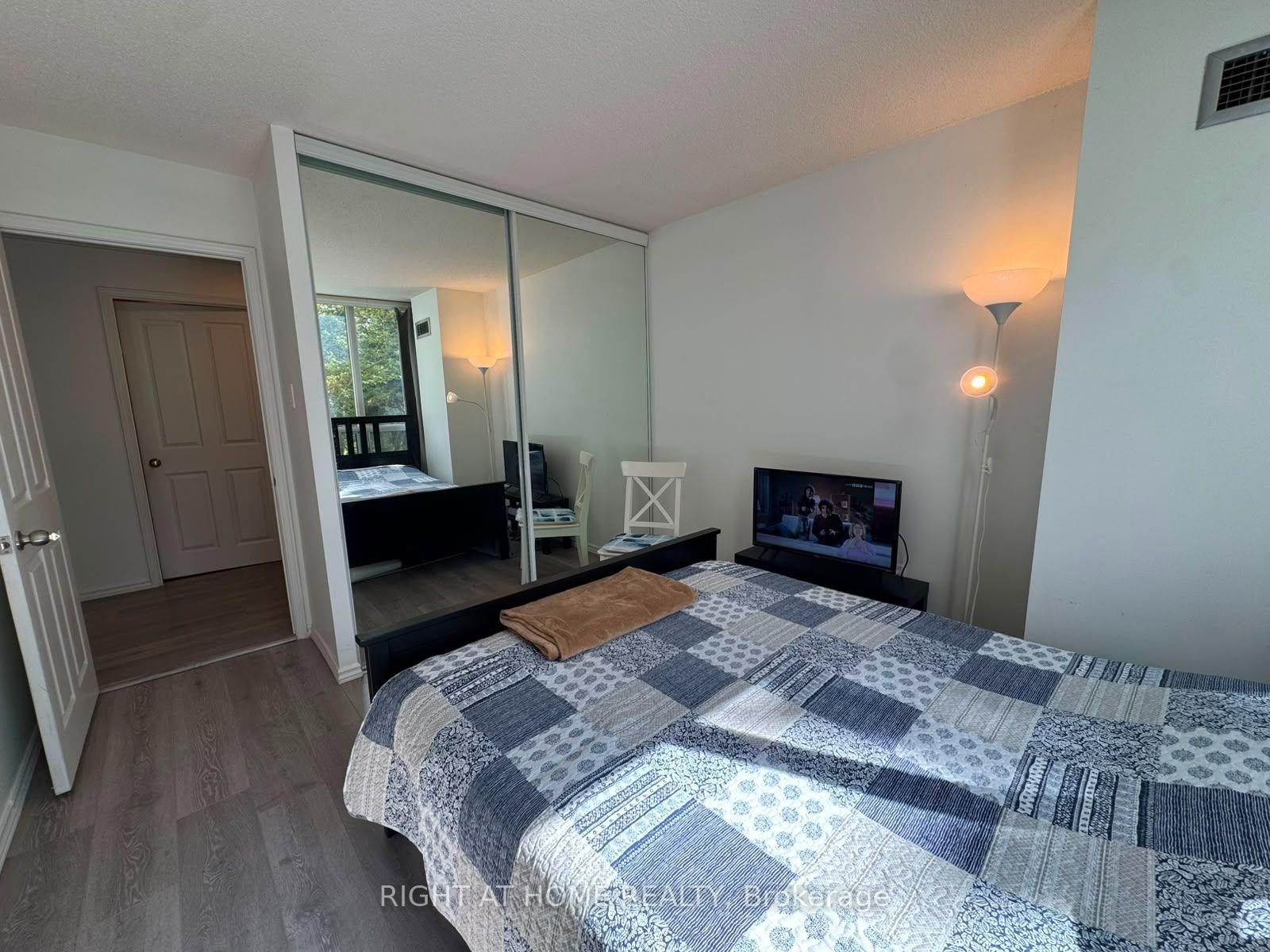Photo 23 of Unit 210, 7250 Yonge Street, Vaughan, Crestwood-Springfarm-Yorkhill — HOMEH