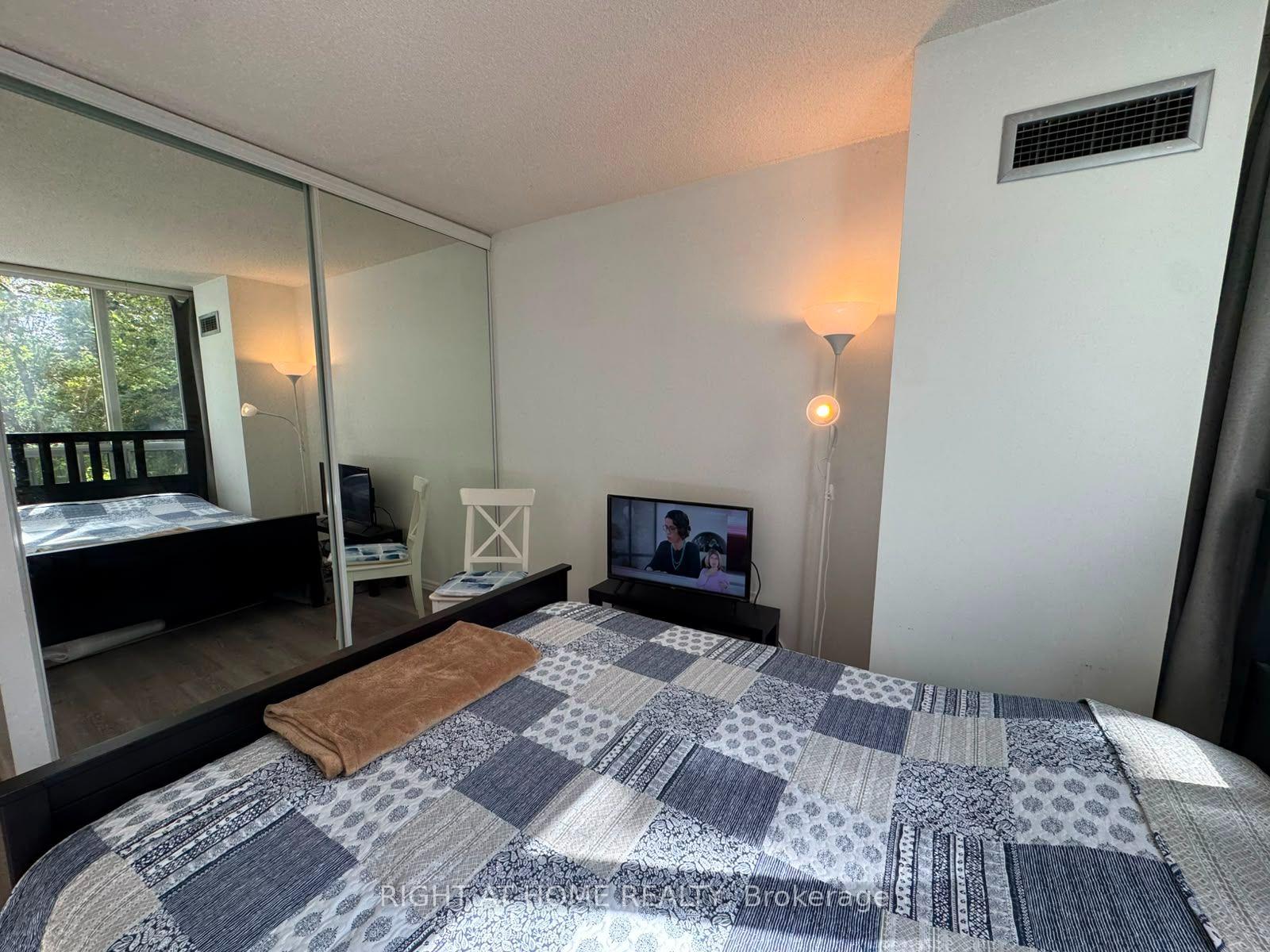 Photo 24 of Unit 210, 7250 Yonge Street, Vaughan, Crestwood-Springfarm-Yorkhill — HOMEH