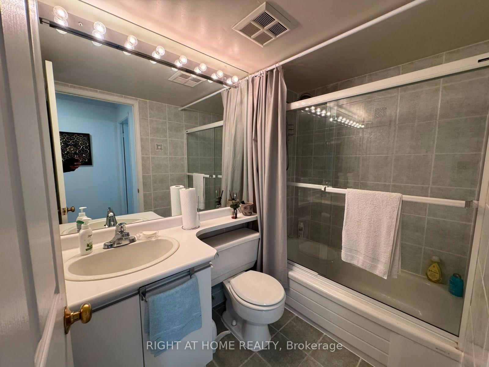 Photo 27 of Unit 210, 7250 Yonge Street, Vaughan, Crestwood-Springfarm-Yorkhill — HOMEH