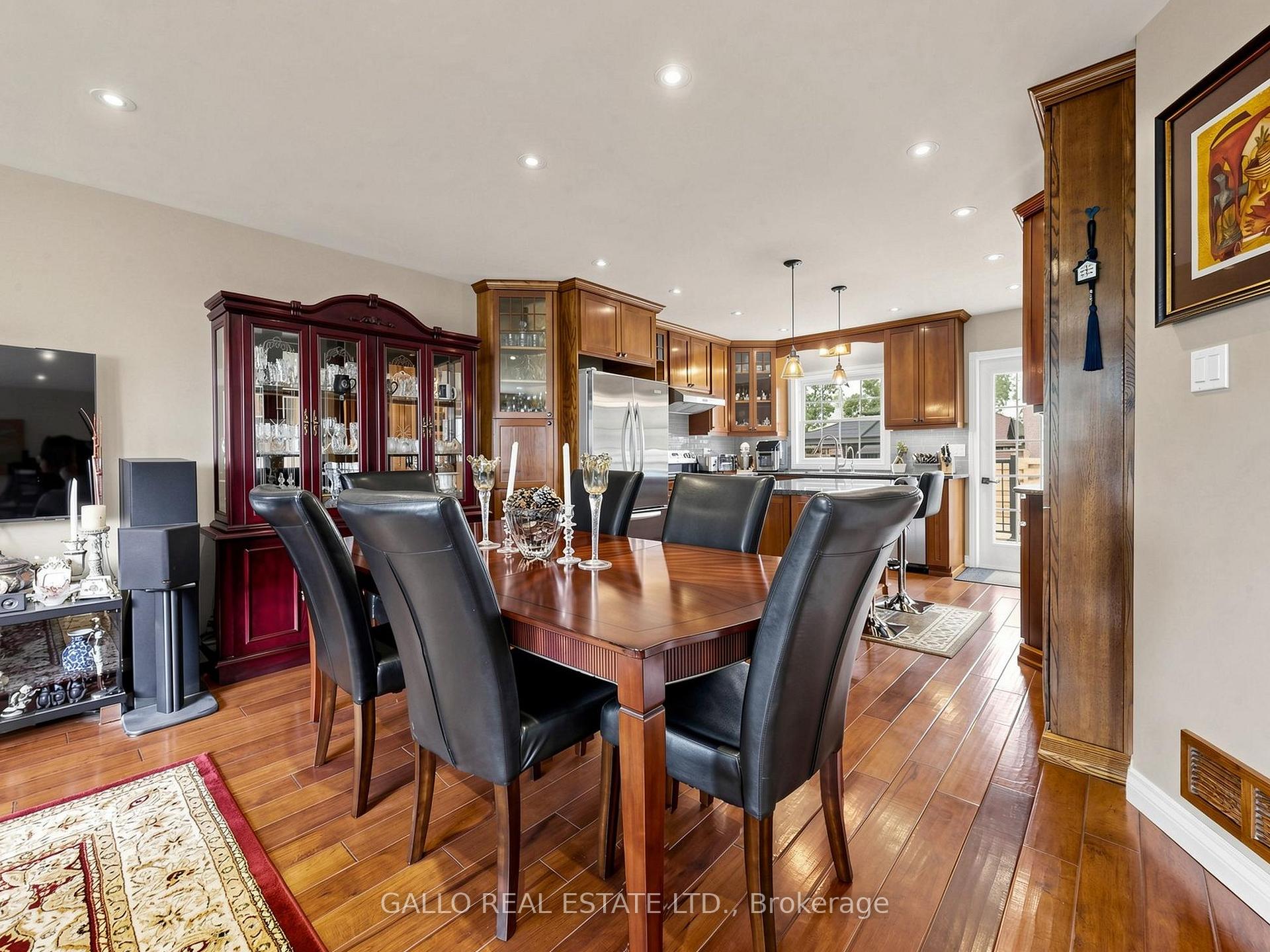 Photo 6 of 36 Elmvale Boulevard, Whitchurch-Stouffville, Rural Whitchurch-Stouffville — HOMEH