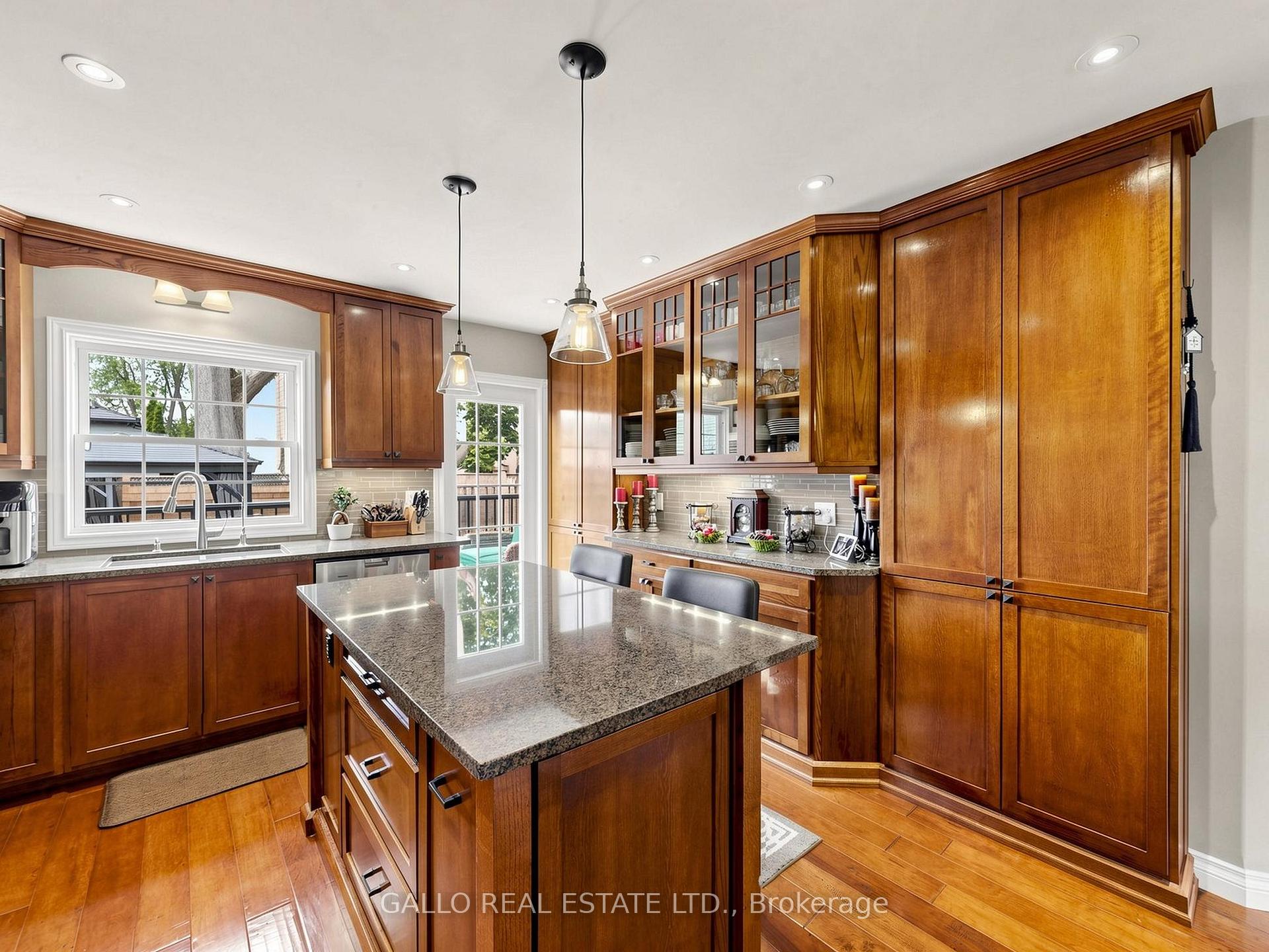 Photo 12 of 36 Elmvale Boulevard, Whitchurch-Stouffville, Rural Whitchurch-Stouffville — HOMEH