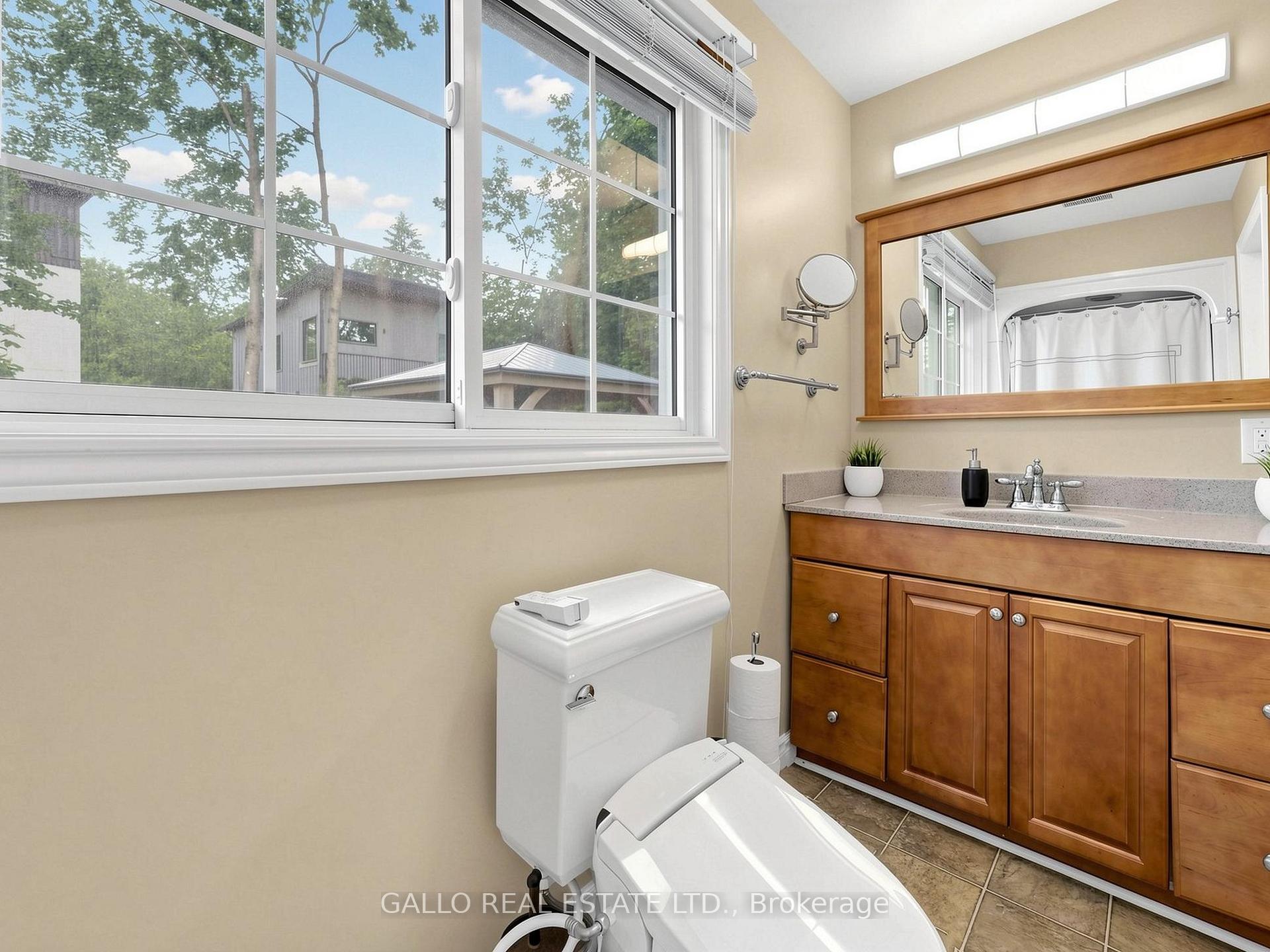 Photo 14 of 36 Elmvale Boulevard, Whitchurch-Stouffville, Rural Whitchurch-Stouffville — HOMEH