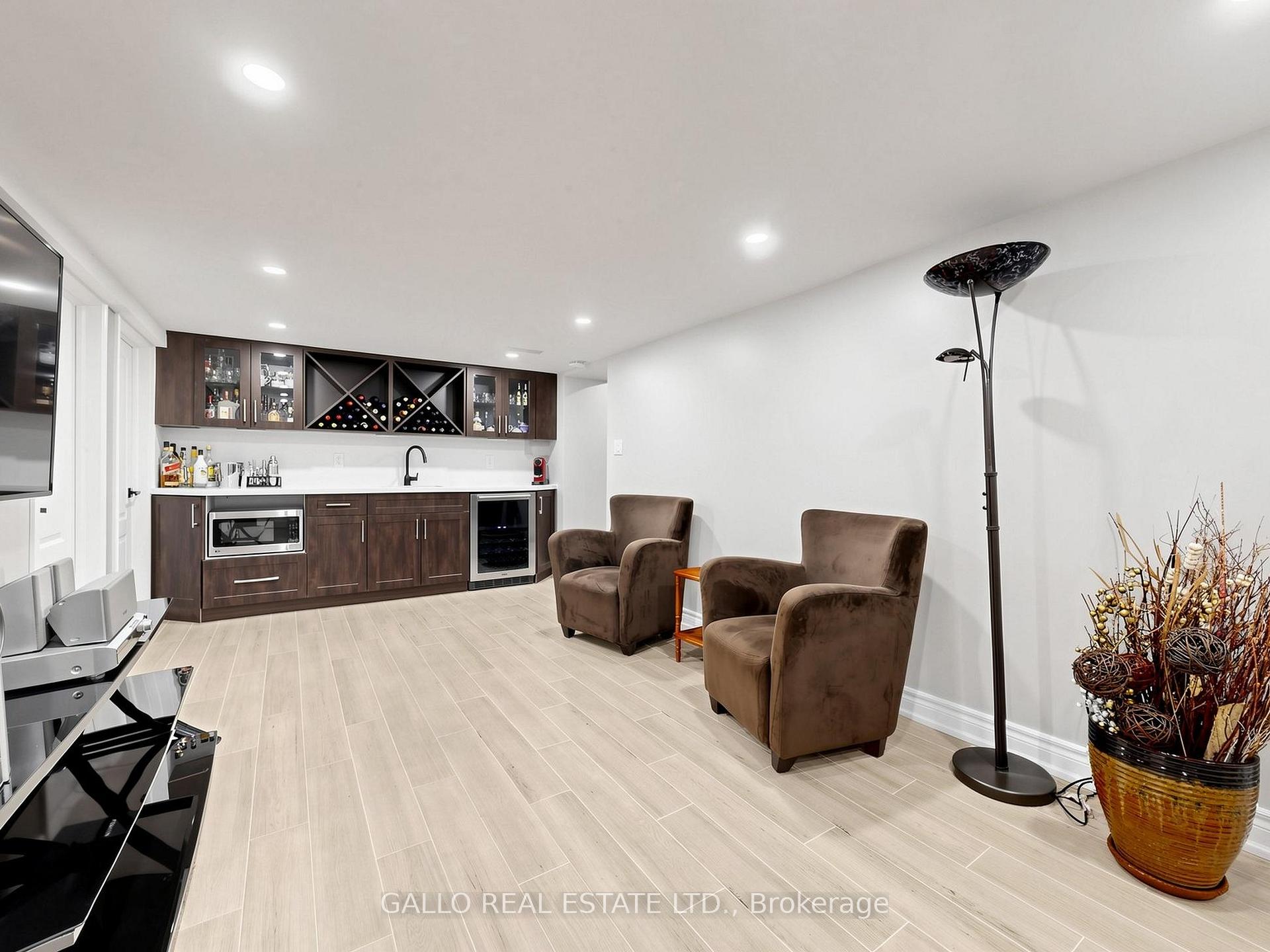 Photo 17 of 36 Elmvale Boulevard, Whitchurch-Stouffville, Rural Whitchurch-Stouffville — HOMEH