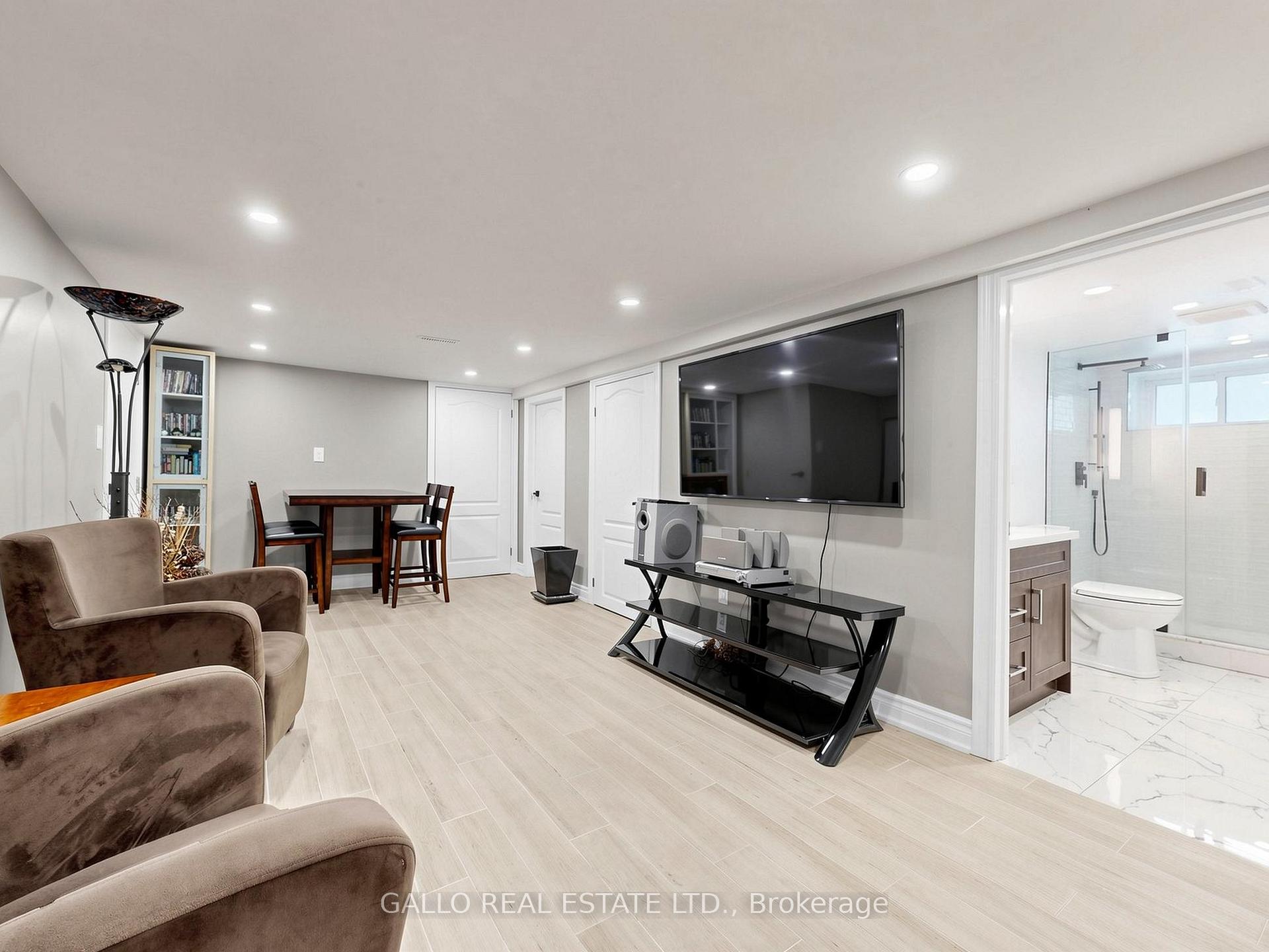 Photo 19 of 36 Elmvale Boulevard, Whitchurch-Stouffville, Rural Whitchurch-Stouffville — HOMEH
