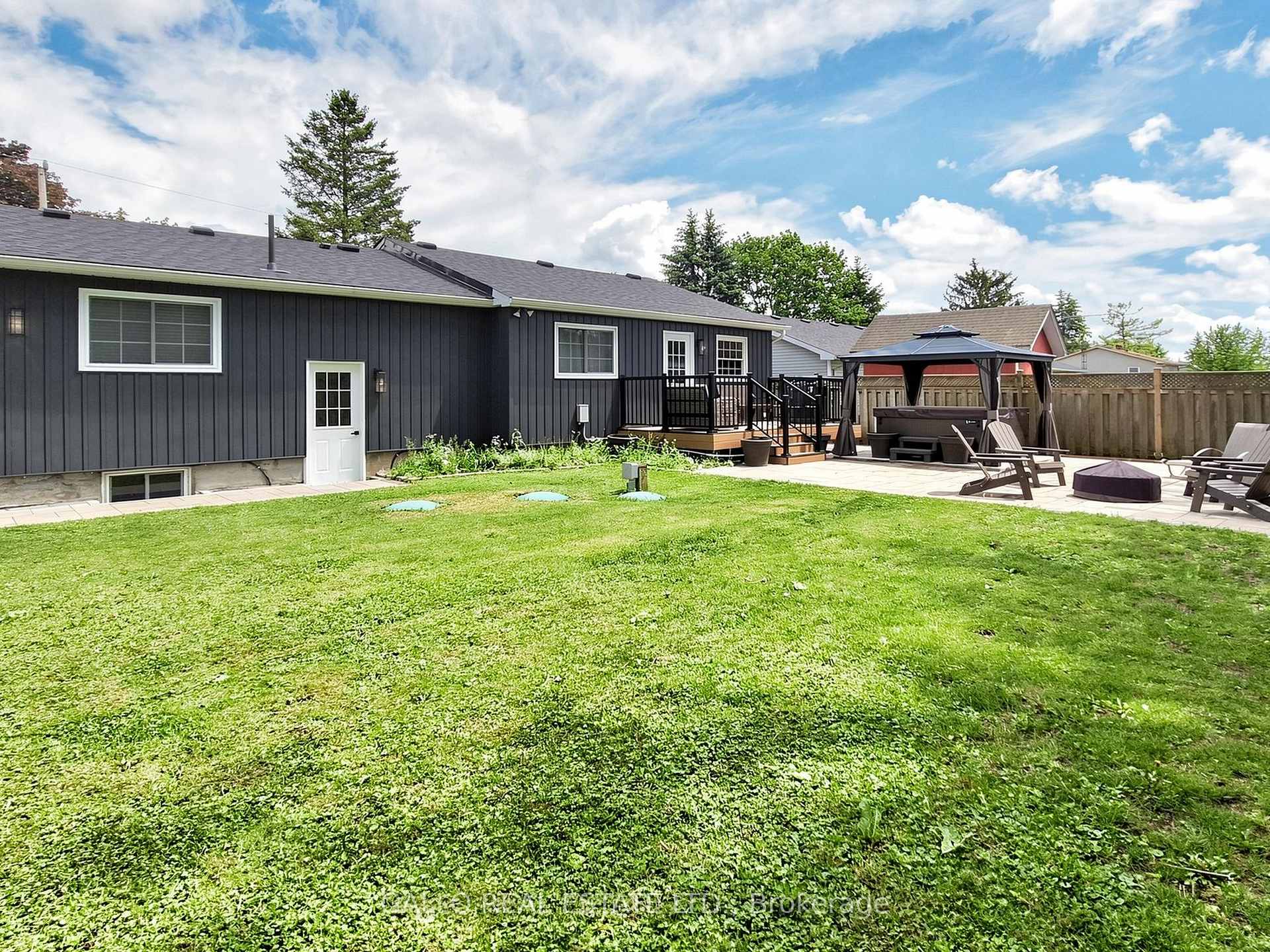 Photo 26 of 36 Elmvale Boulevard, Whitchurch-Stouffville, Rural Whitchurch-Stouffville — HOMEH