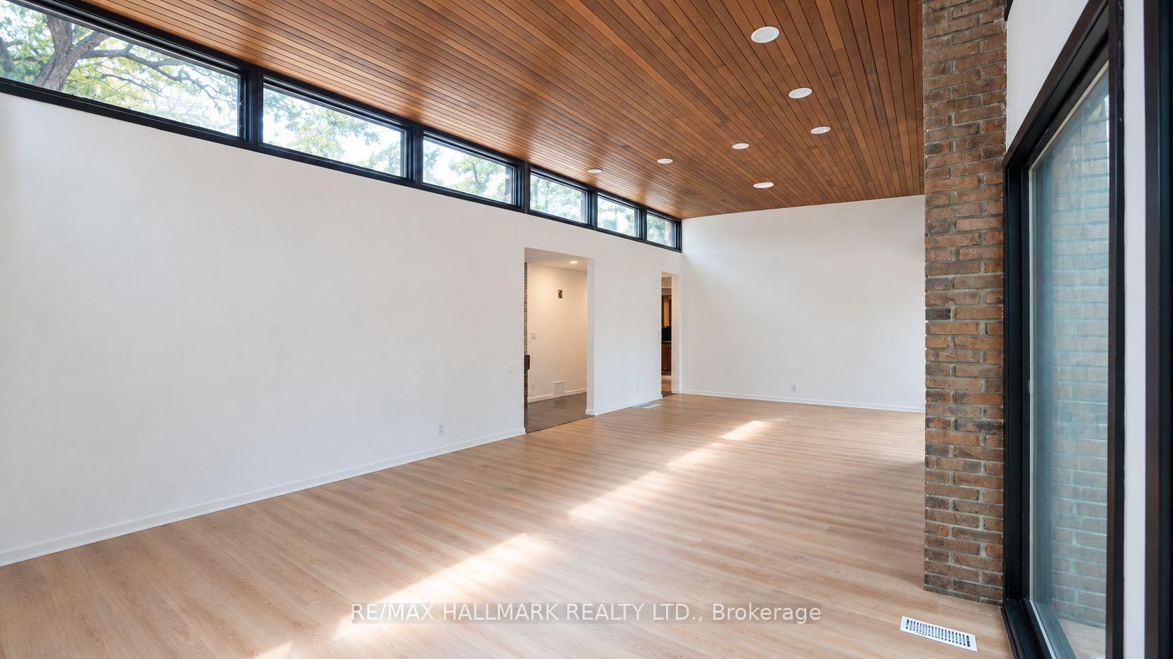 Photo 7 of 16 Royal Oak Drive, North York, Bridle Path-Sunnybrook-York Mills — HOMEH