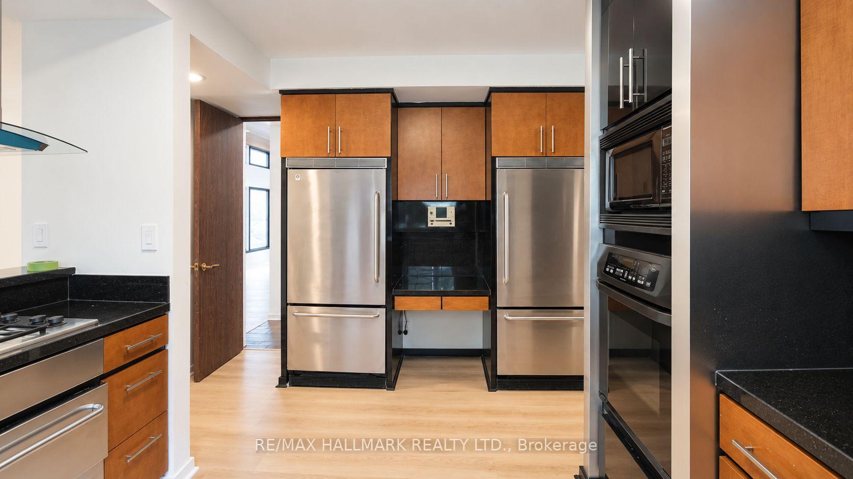 Photo 15 of 16 Royal Oak Drive, North York, Bridle Path-Sunnybrook-York Mills — HOMEH