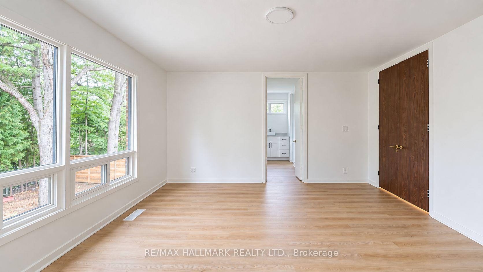 Photo 20 of 16 Royal Oak Drive, North York, Bridle Path-Sunnybrook-York Mills — HOMEH