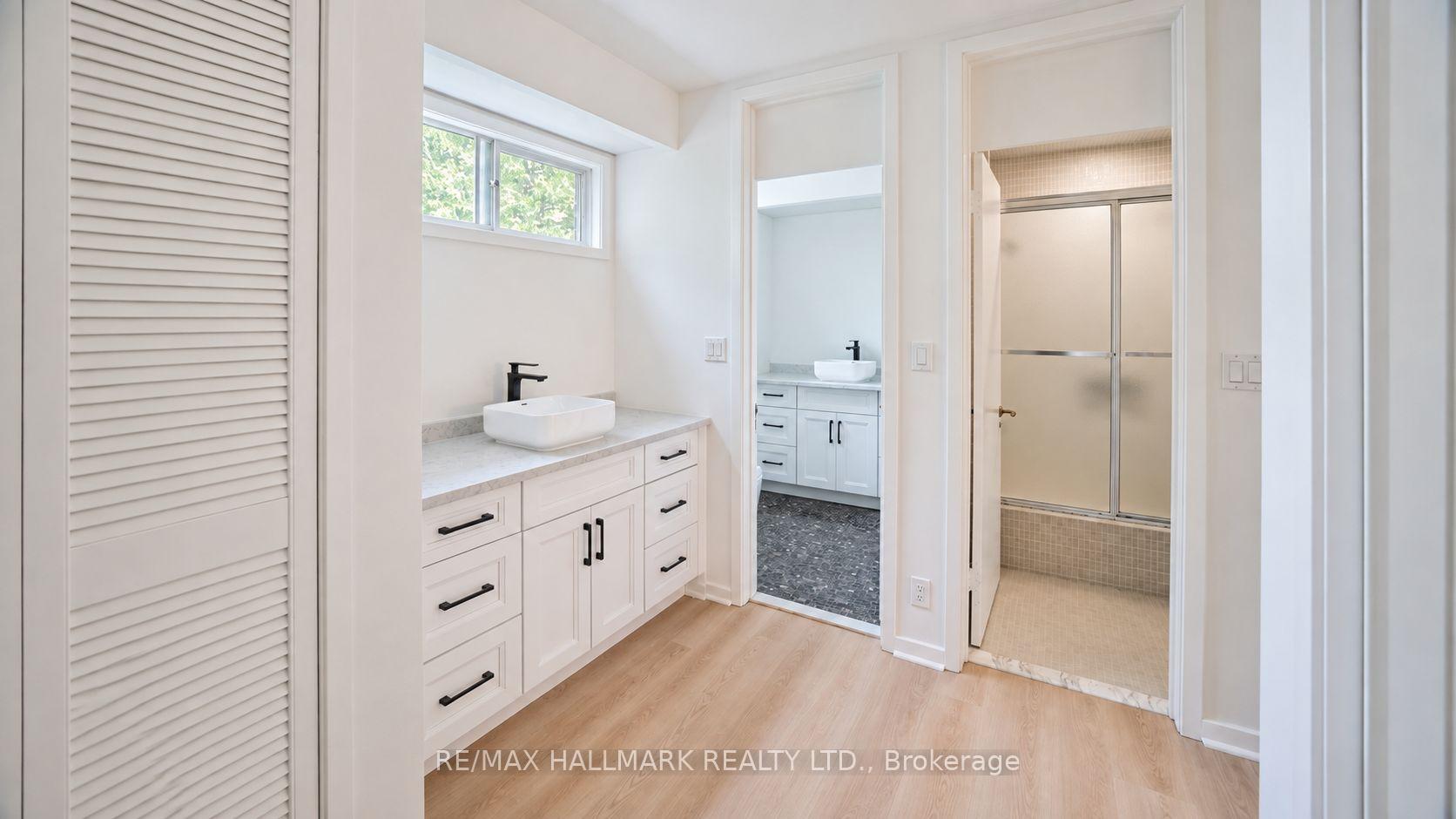Photo 21 of 16 Royal Oak Drive, North York, Bridle Path-Sunnybrook-York Mills — HOMEH