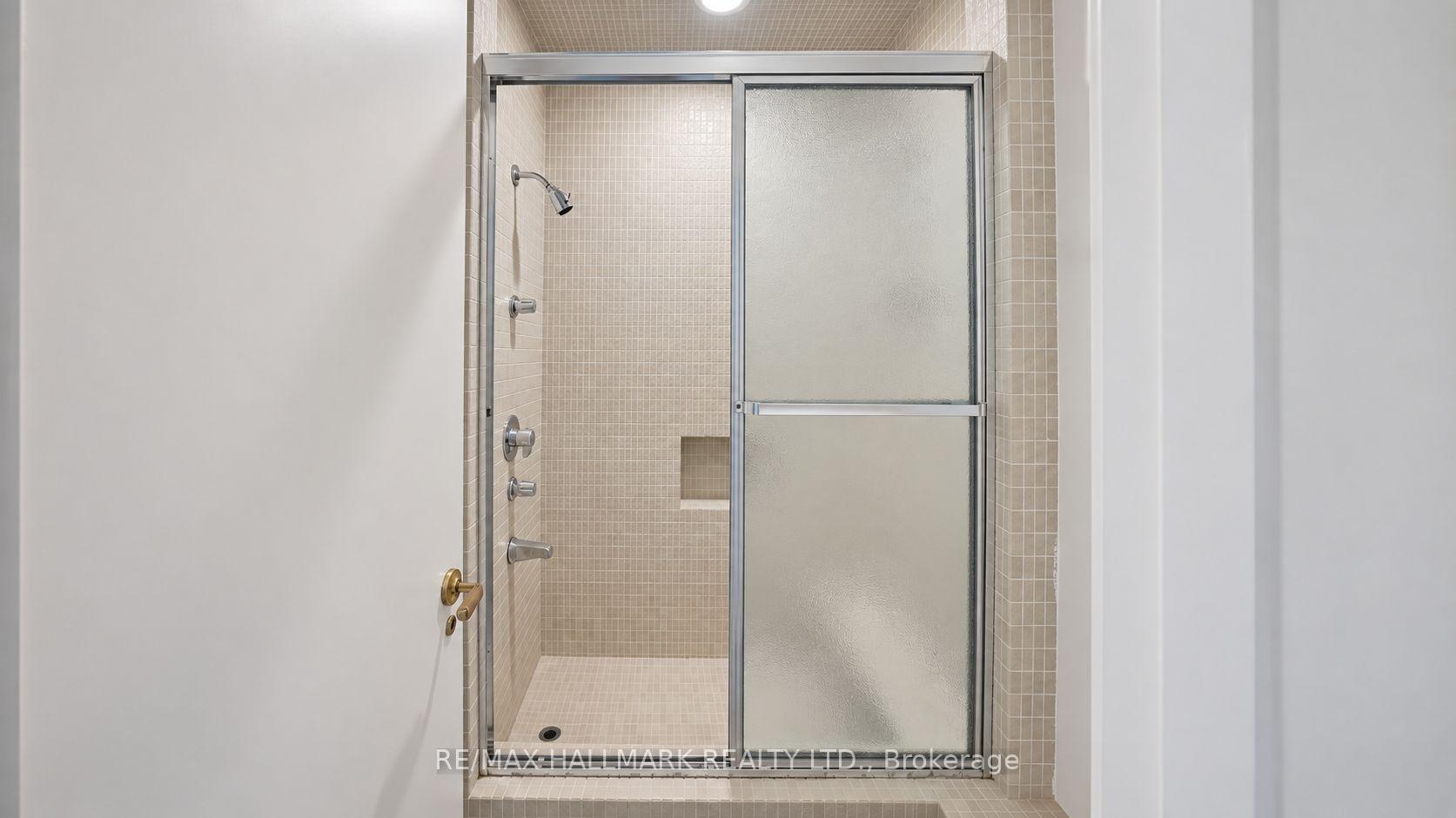 Photo 22 of 16 Royal Oak Drive, North York, Bridle Path-Sunnybrook-York Mills — HOMEH