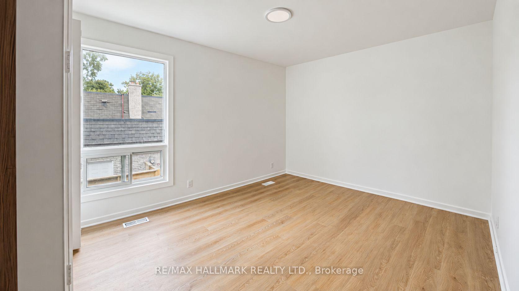 Photo 28 of 16 Royal Oak Drive, North York, Bridle Path-Sunnybrook-York Mills — HOMEH