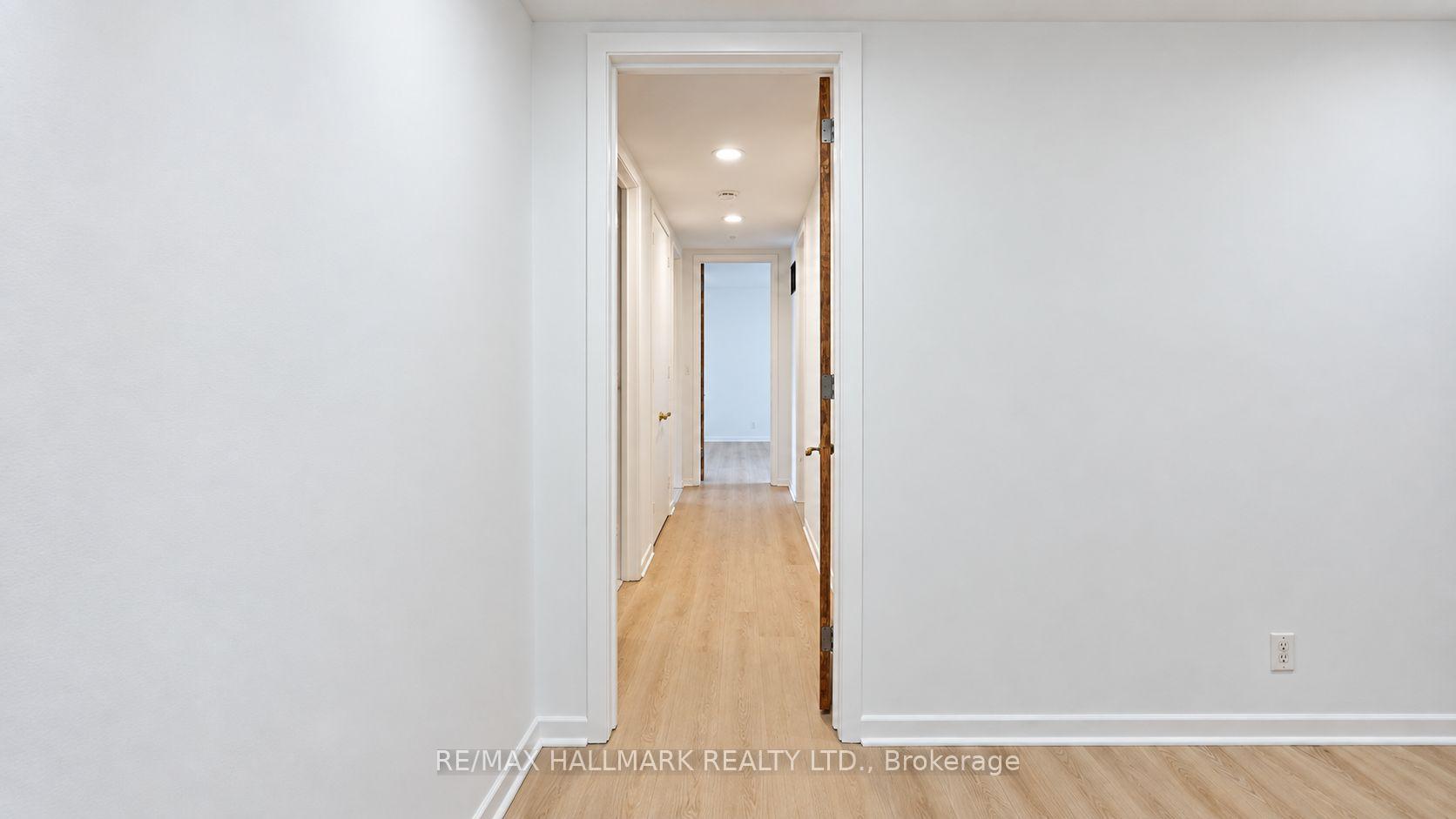 Photo 37 of 16 Royal Oak Drive, North York, Bridle Path-Sunnybrook-York Mills — HOMEH