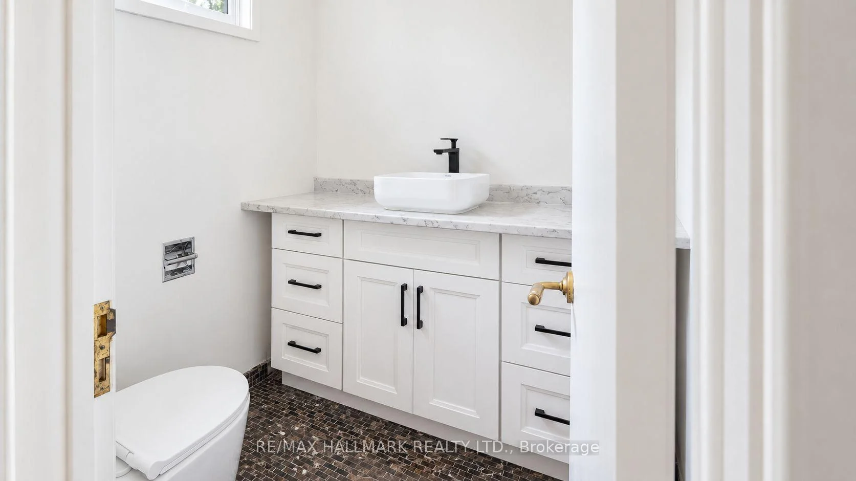 Photo 18 of 16 Royal Oak Drive, North York, Bridle Path-Sunnybrook-York Mills — HOMEH