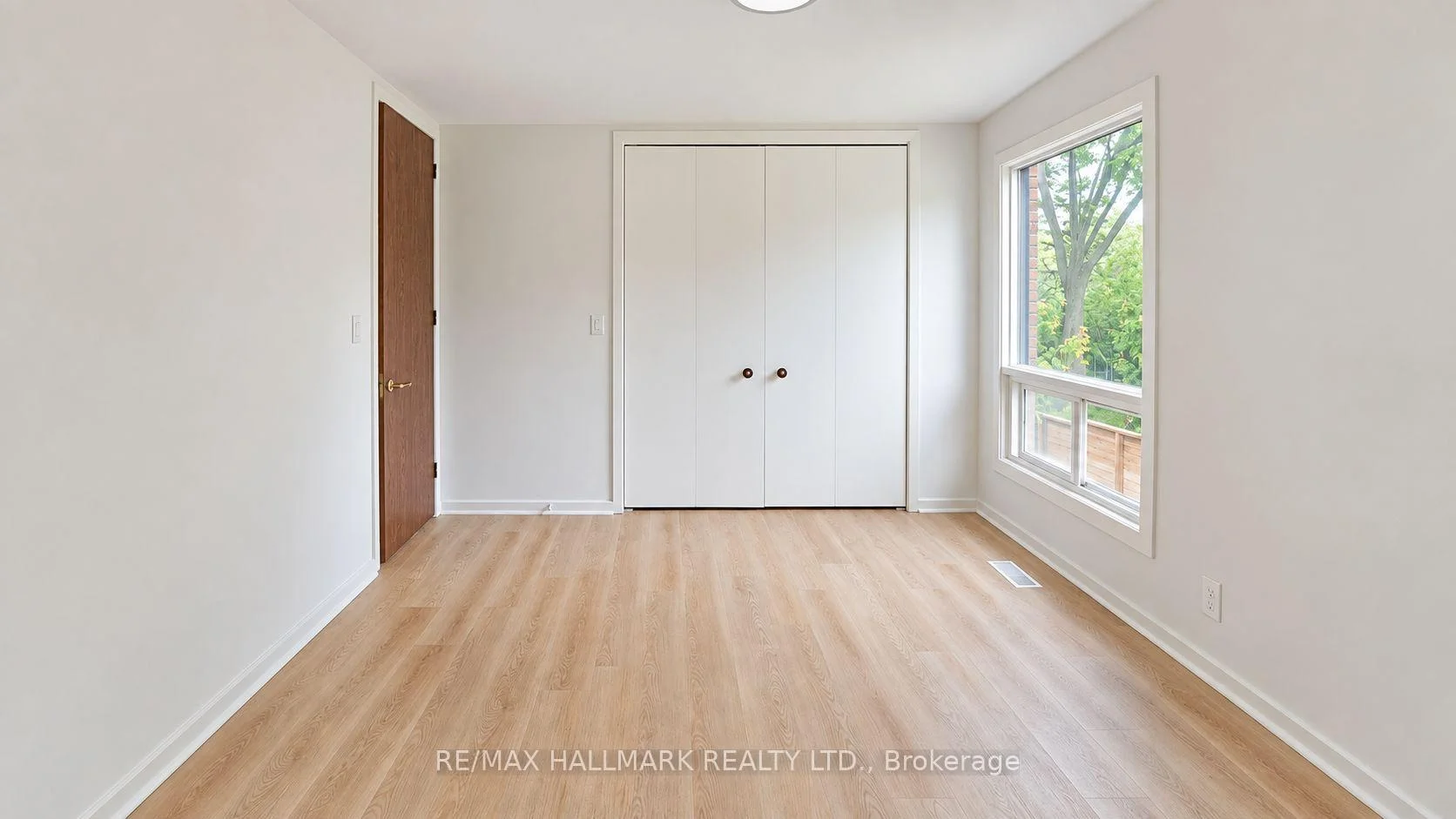 Photo 26 of 16 Royal Oak Drive, North York, Bridle Path-Sunnybrook-York Mills — HOMEH