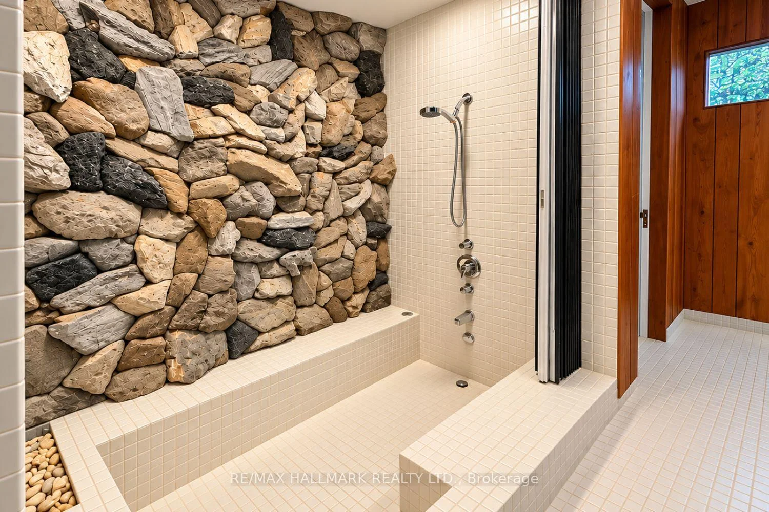 Photo 30 of 16 Royal Oak Drive, North York, Bridle Path-Sunnybrook-York Mills — HOMEH